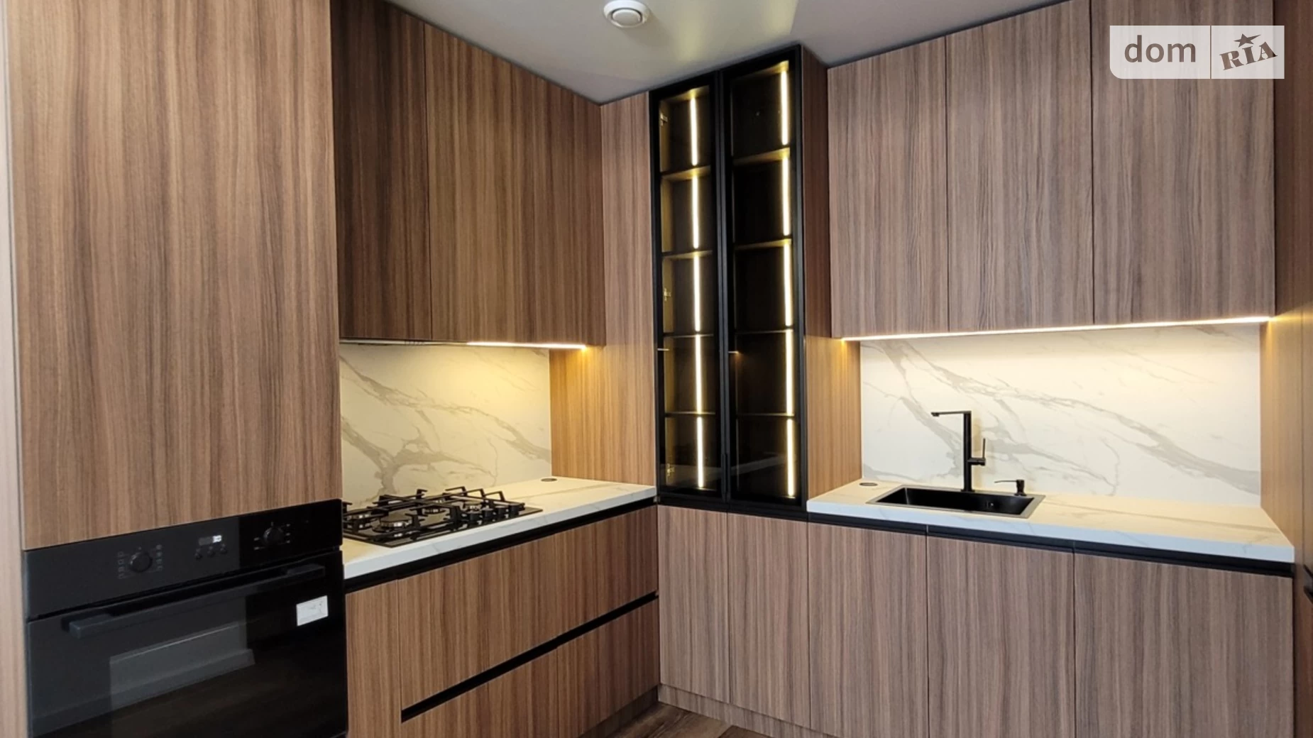 Продается 2-комнатная квартира 62 кв. м в Ивано-Франковске, ул. Карпатская, 10Б - фото 3