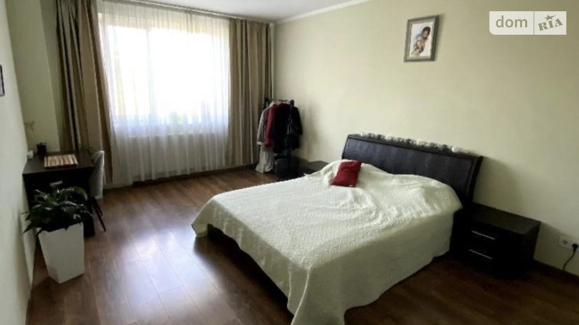 Продается дом на 2 этажа 216 кв. м с верандой, цена: 300000 $ - фото 2