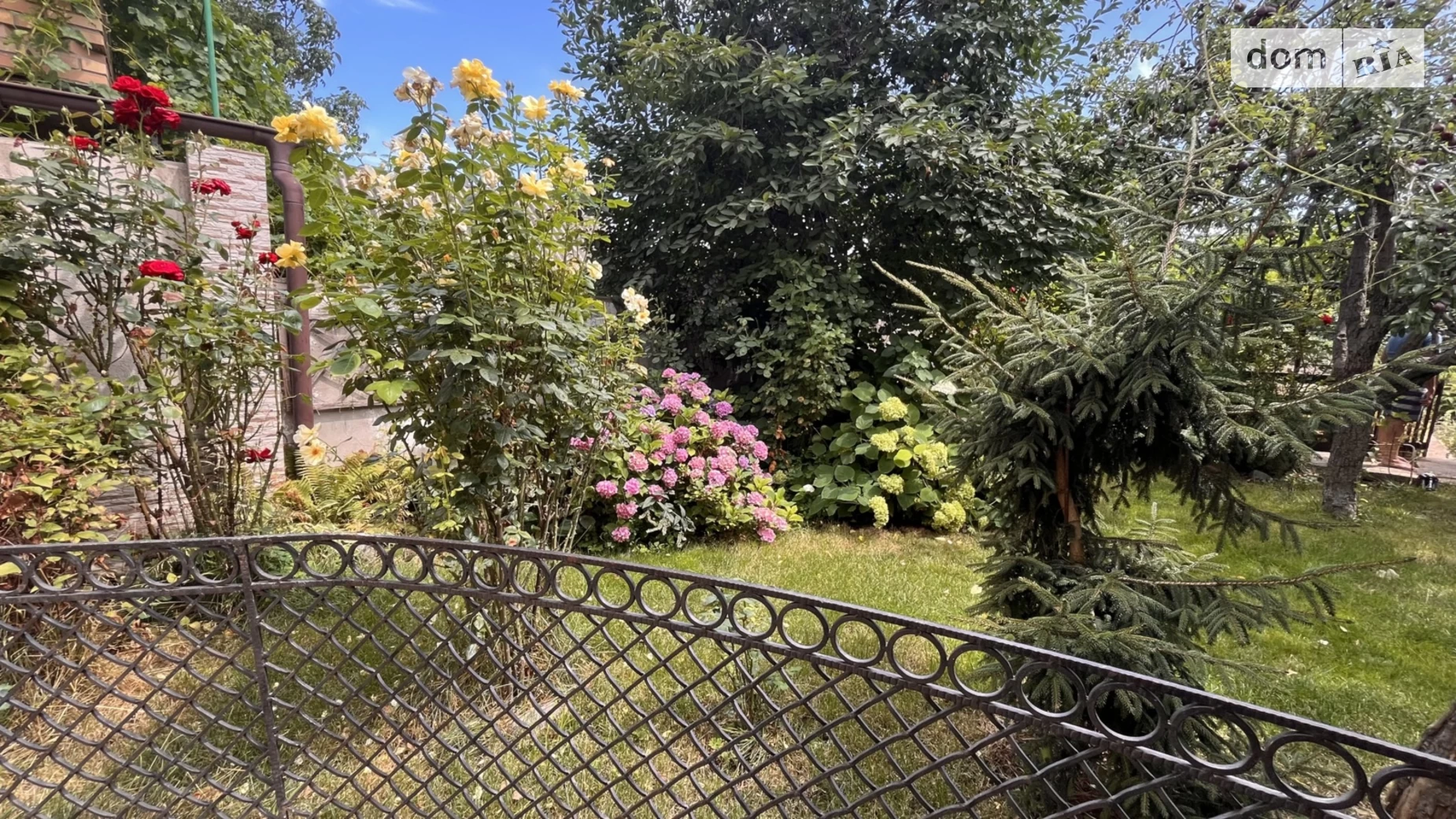 Продается дом на 2 этажа 227 кв. м с участком, цена: 450000 € - фото 3