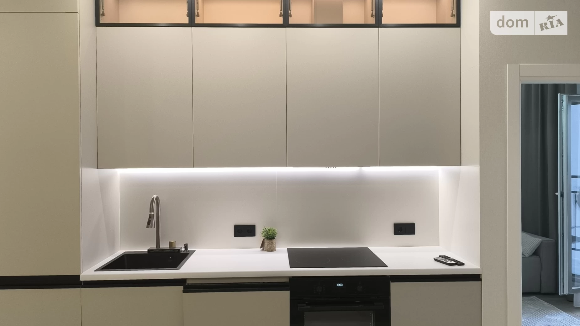 Продается 1-комнатная квартира 42 кв. м в Одессе, ул. Краснова, 3 корпус 66 - фото 2