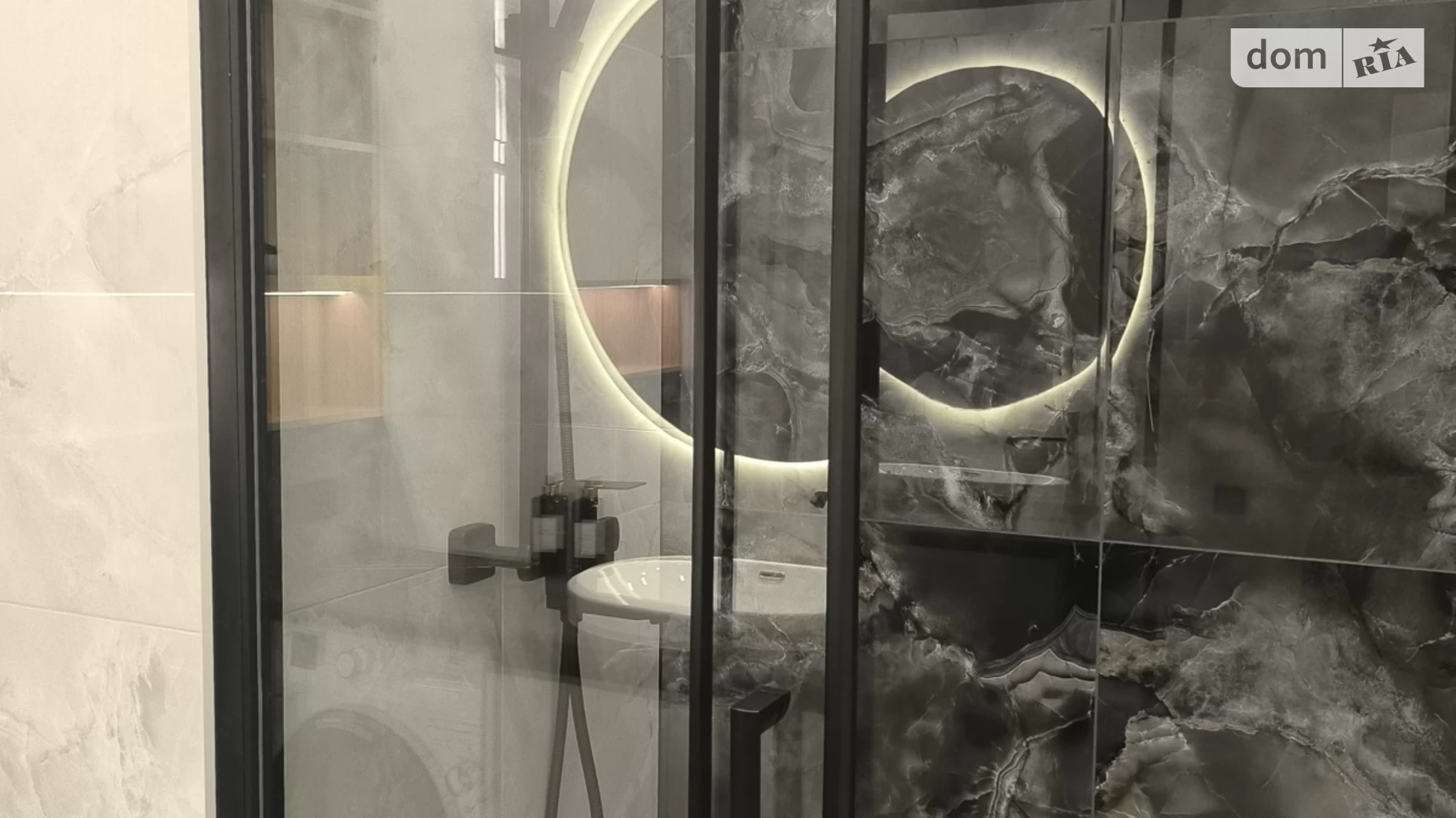 Продается 1-комнатная квартира 42 кв. м в Одессе, ул. Краснова, 3 корпус 66 - фото 4