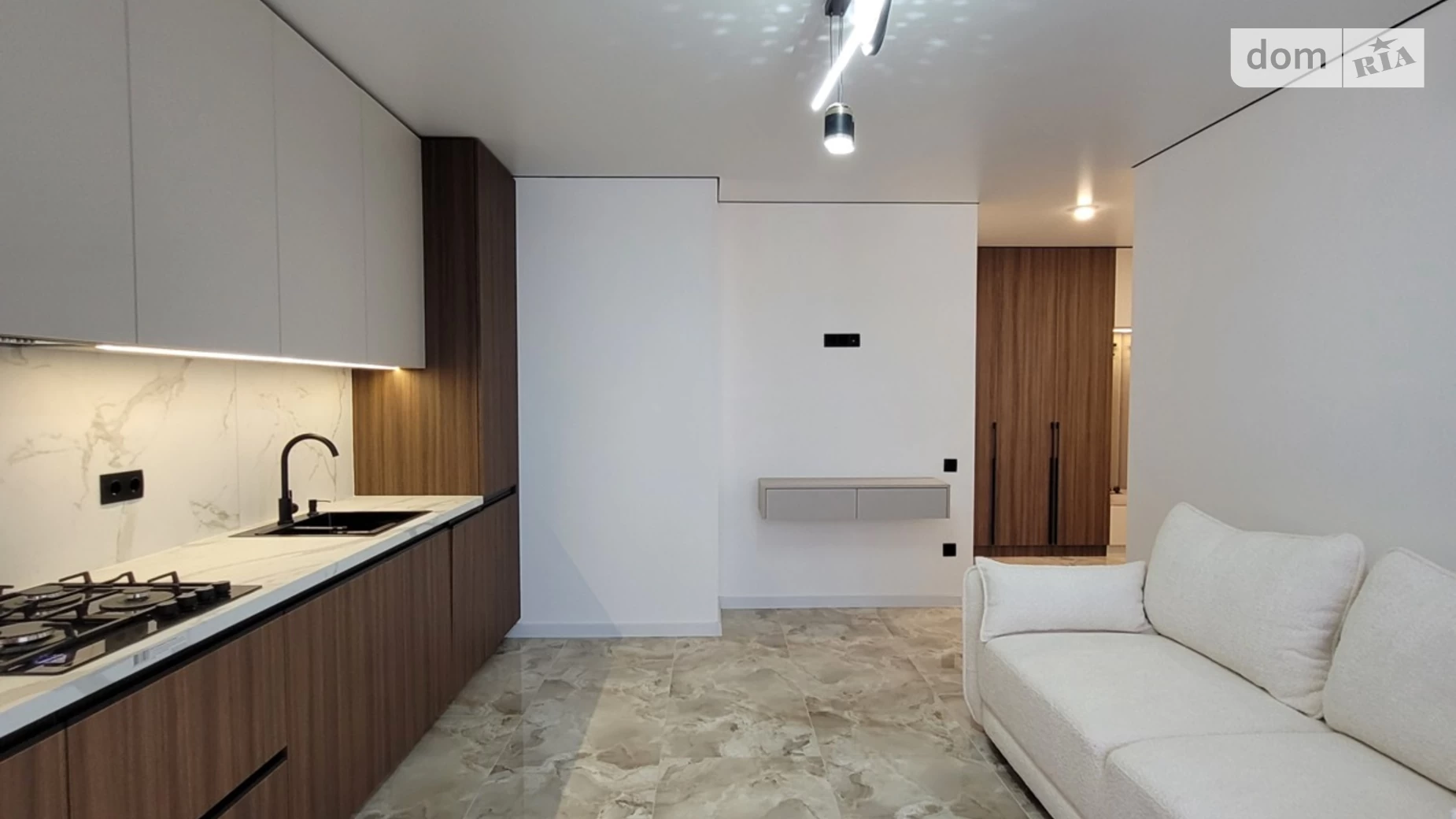 Продается 1-комнатная квартира 45 кв. м в Ивано-Франковске, ул. Карпатская, 10Б - фото 4