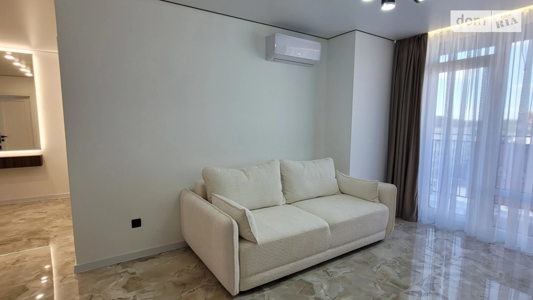 Продается 1-комнатная квартира 45 кв. м в Ивано-Франковске, ул. Карпатская, 10Б - фото 3