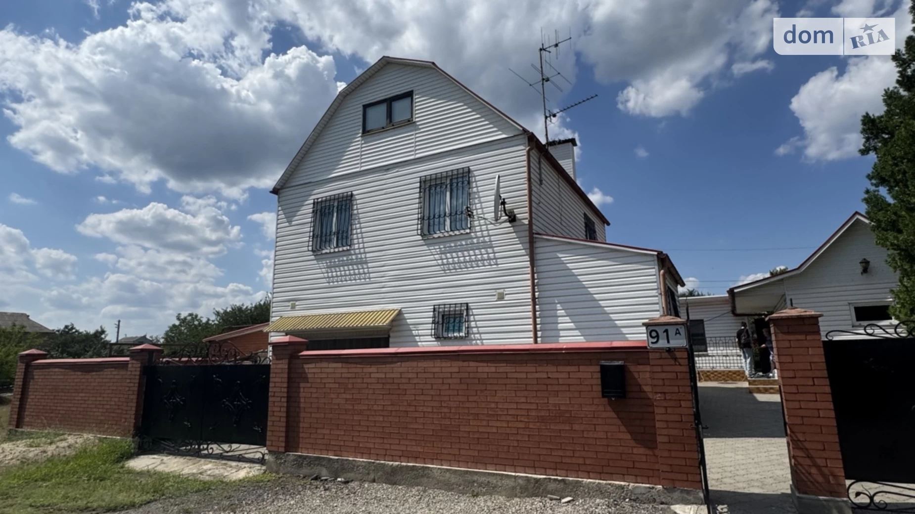Продается дом на 3 этажа 120 кв. м с беседкой, цена: 88000 $ - фото 2