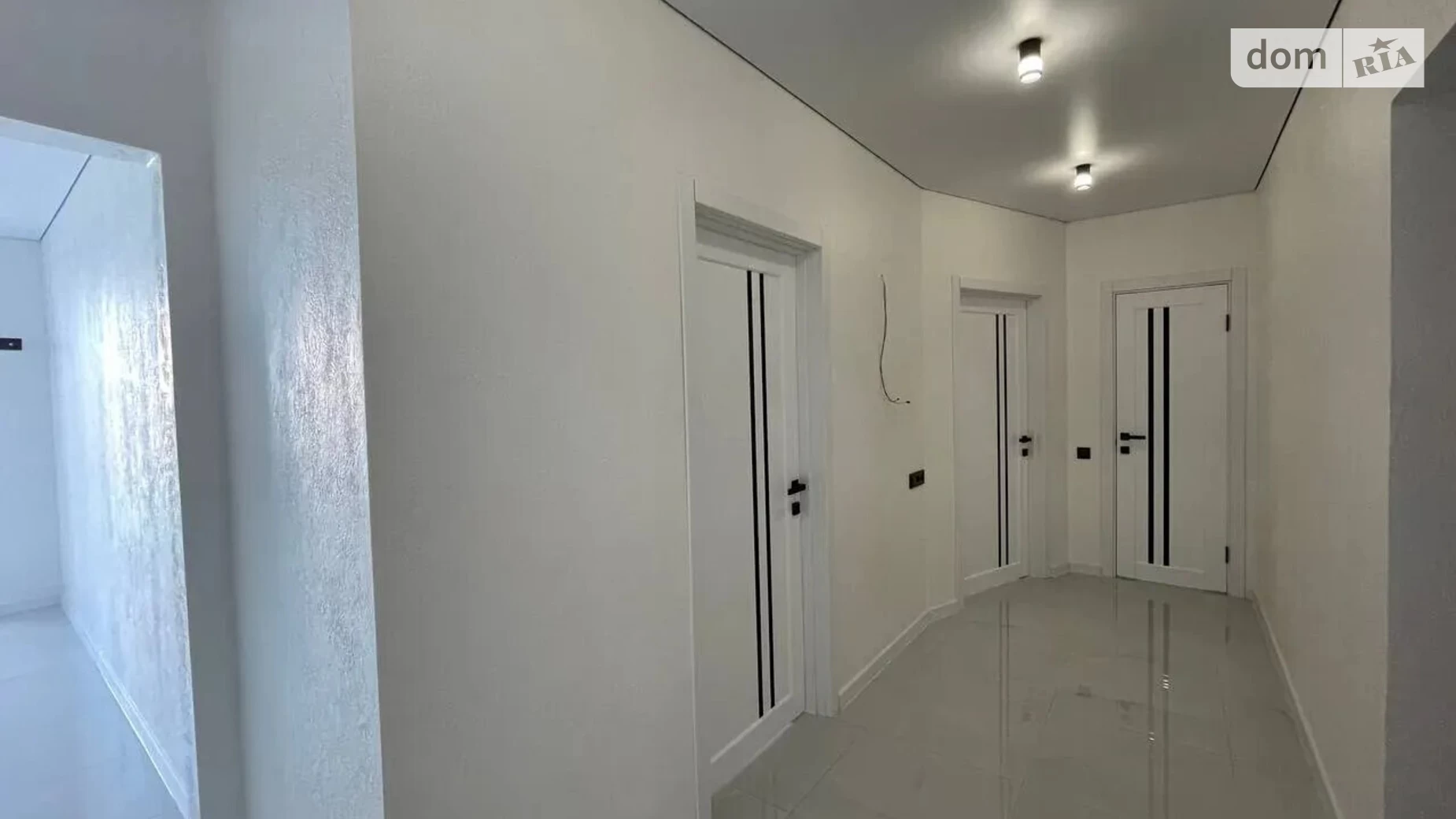 Продается 2-комнатная квартира 58 кв. м в Ивано-Франковске, ул. Урожайная, 7А - фото 5