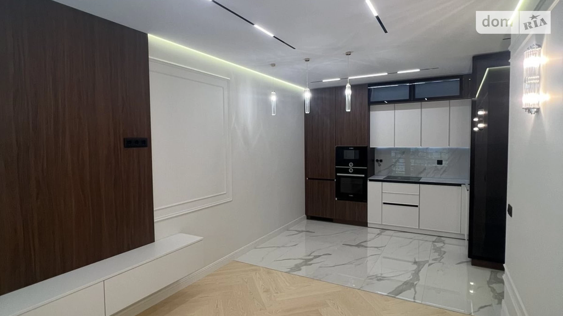 Продается 2-комнатная квартира 67.6 кв. м в Брюховичах, ул. Львовская, 92А - фото 2