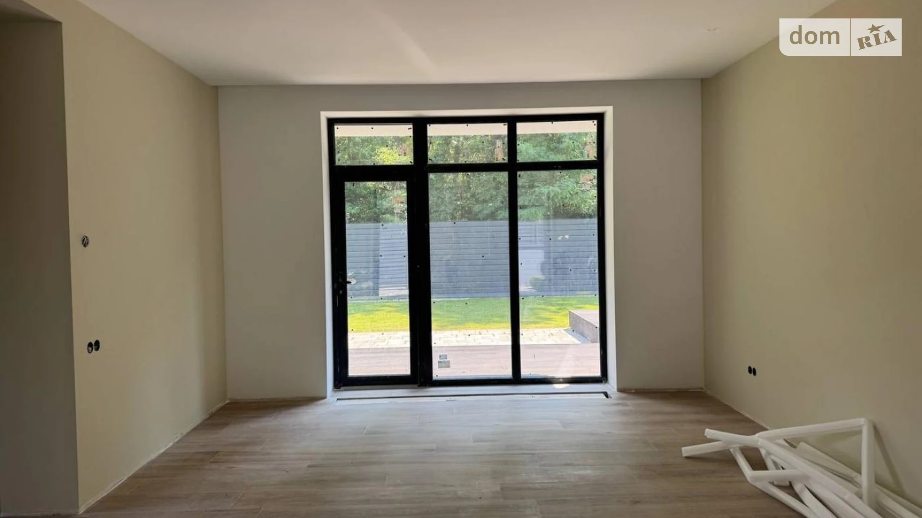Продается дом на 2 этажа 277 кв. м с камином, цена: 400000 $ - фото 4