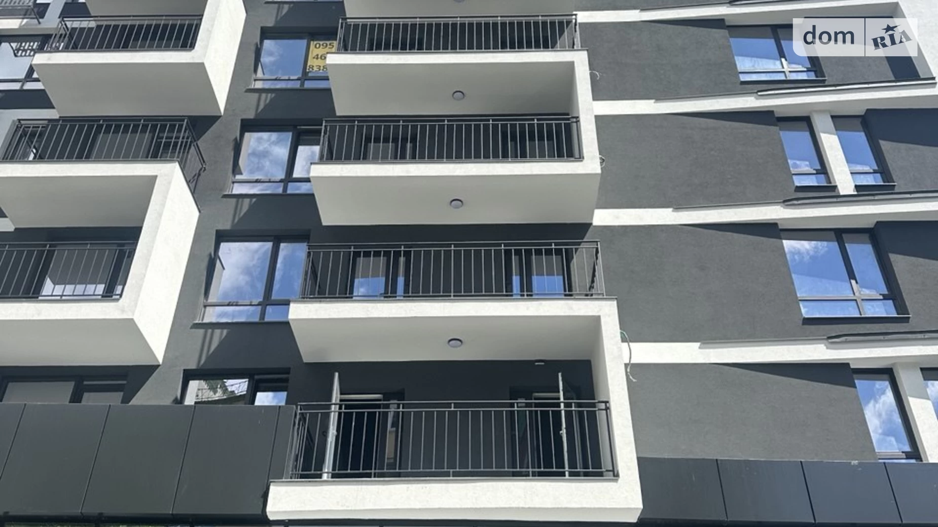 Продается 1-комнатная квартира 49 кв. м в Ивано-Франковске, бул. Южный, 40Б - фото 3