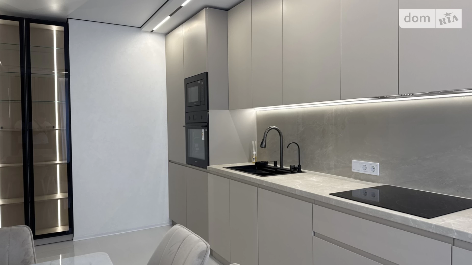 Продается 2-комнатная квартира 62 кв. м в Ивано-Франковске, ул. Бельведерська - фото 3