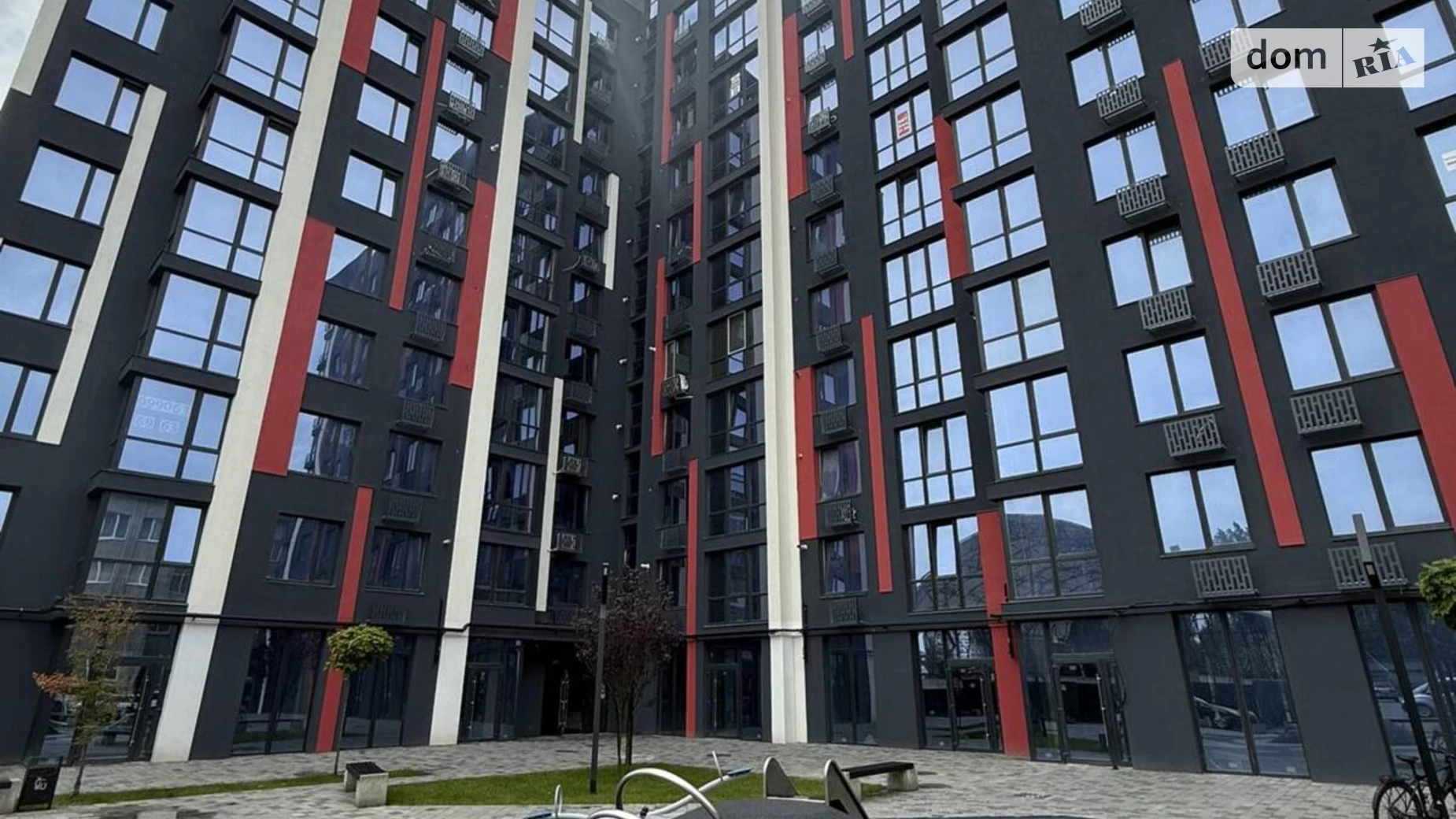 Продается 1-комнатная квартира 46.1 кв. м в Ивано-Франковске, ул. Бандеры Степана, 79 - фото 2