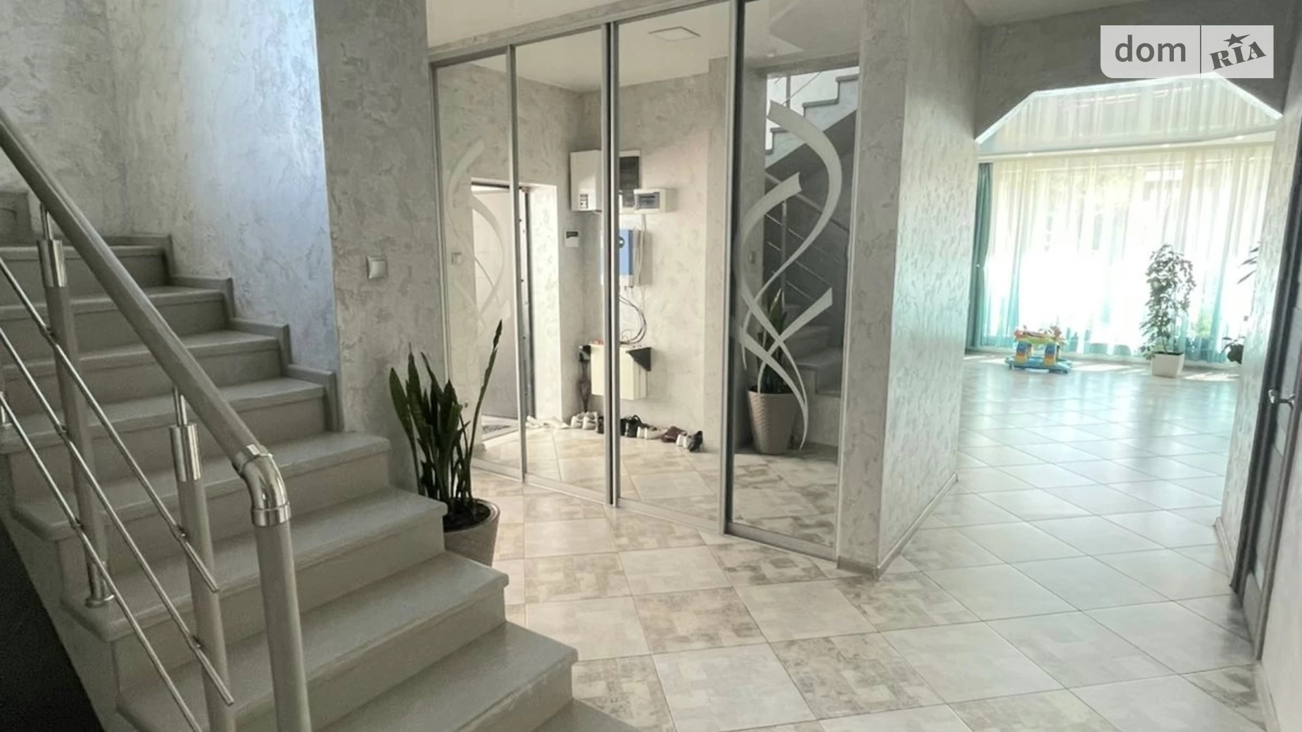 Продается дом на 3 этажа 245 кв. м с мансардой, цена: 220000 $ - фото 4