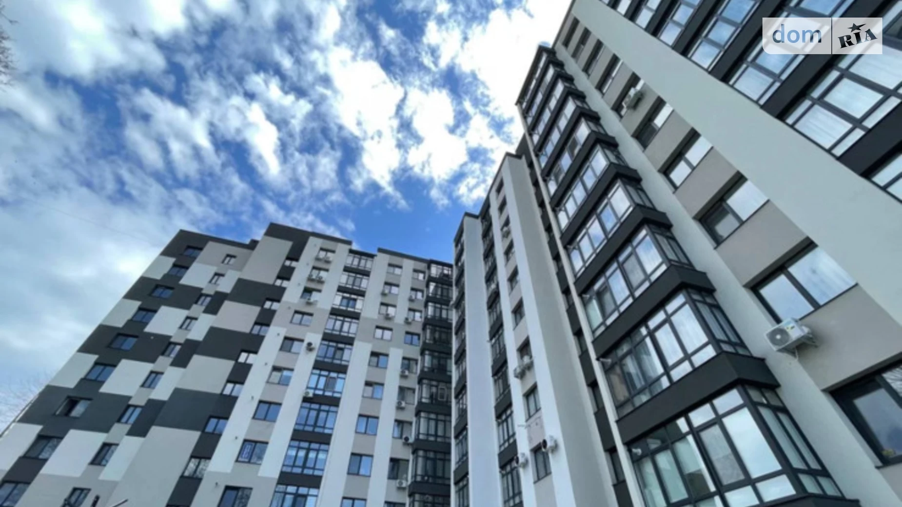 Продается 2-комнатная квартира 70.8 кв. м в Ивано-Франковске, ул. Приозерная, 57 - фото 2