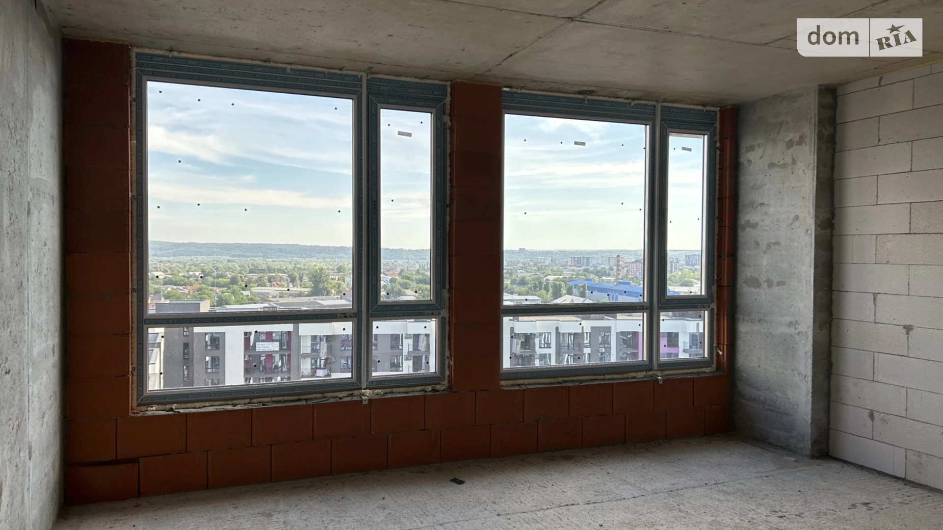 Продается 2-комнатная квартира 57 кв. м в Ивано-Франковске, ул. Юліана Пелеша(Крайковского), 11 - фото 2