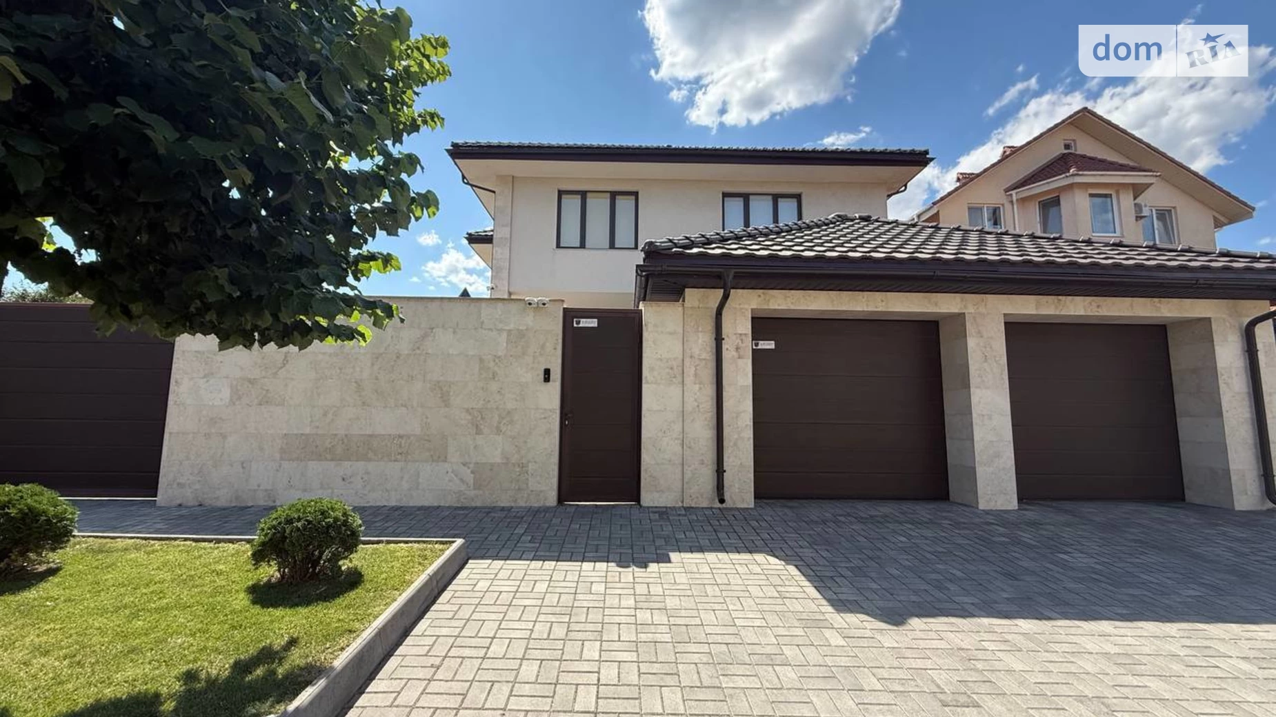 Продается дом на 2 этажа 368.1 кв. м с садом, цена: 849000 $ - фото 2