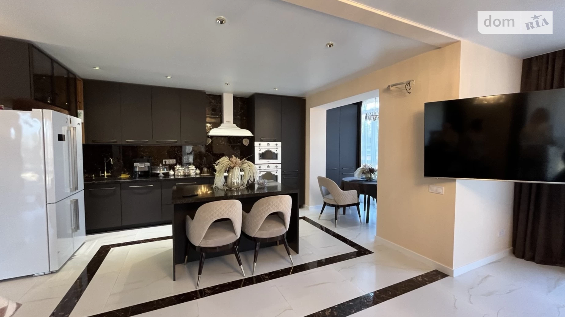 Продается 3-комнатная квартира 157.2 кв. м в Буче, ул. Антония Михайловского(Малиновского) - фото 2