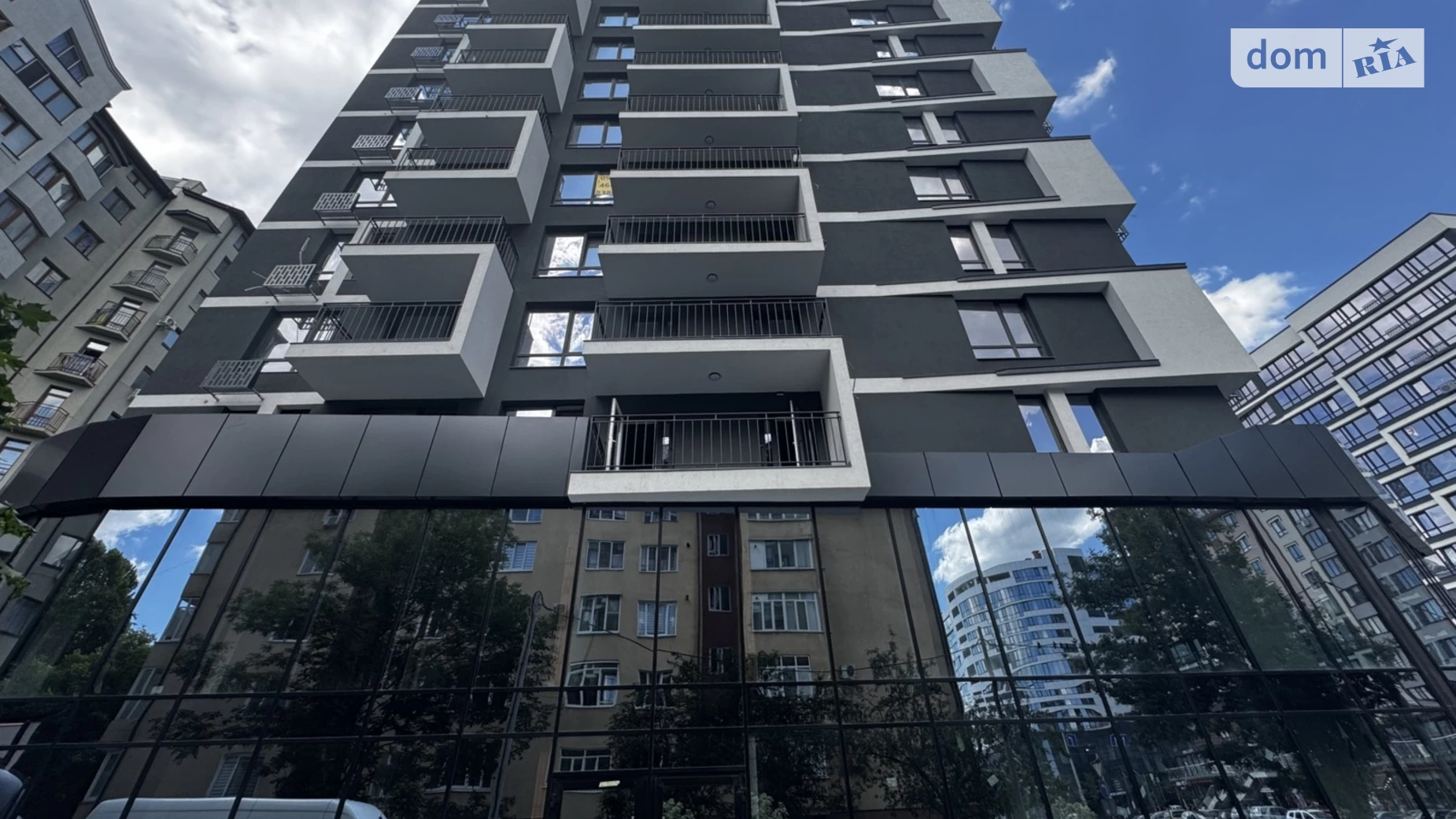 Продается 1-комнатная квартира 52 кв. м в Ивано-Франковске, бул. Южный - фото 2