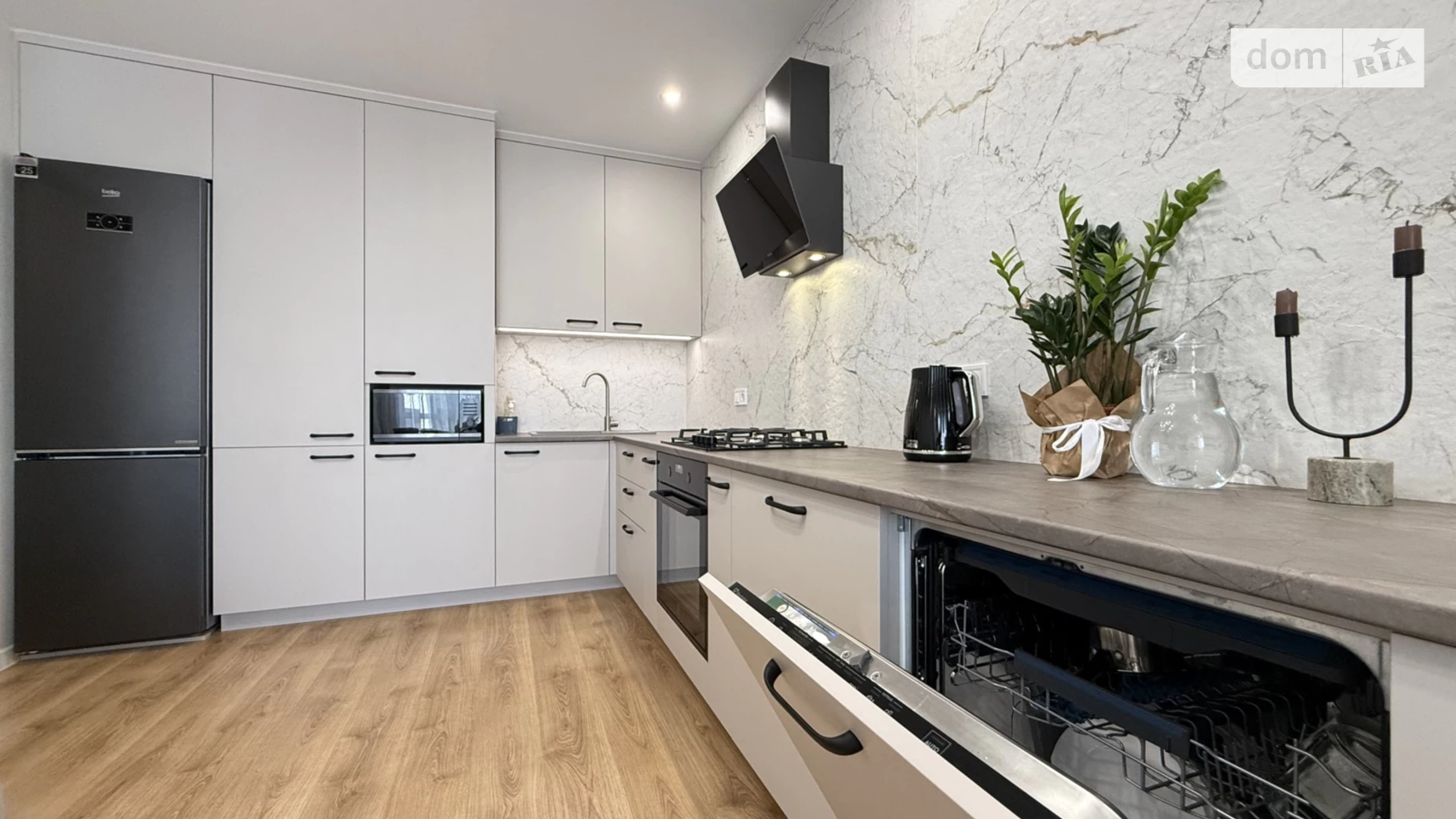 Продается 3-комнатная квартира 88 кв. м в Ровно, ул. Студенческая, 24А - фото 2