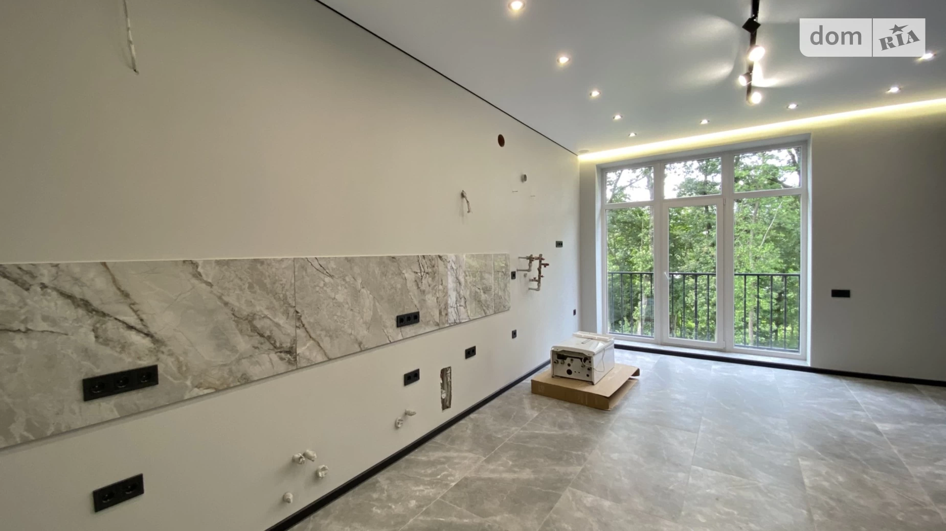 Продается 1-комнатная квартира 48 кв. м в Черновцах, ул. Международная, 41 - фото 2