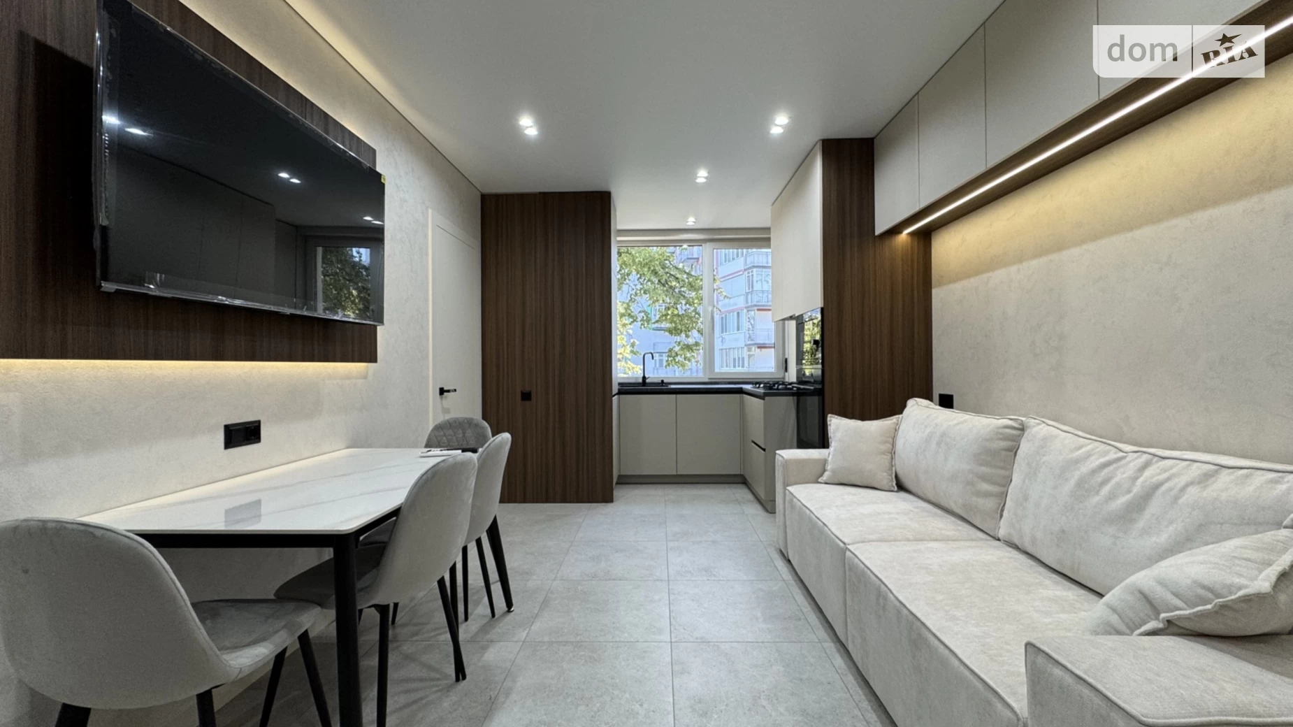 Продается 1-комнатная квартира 37 кв. м в Ивано-Франковске, ул. Национальной Гвардии, 3 - фото 2