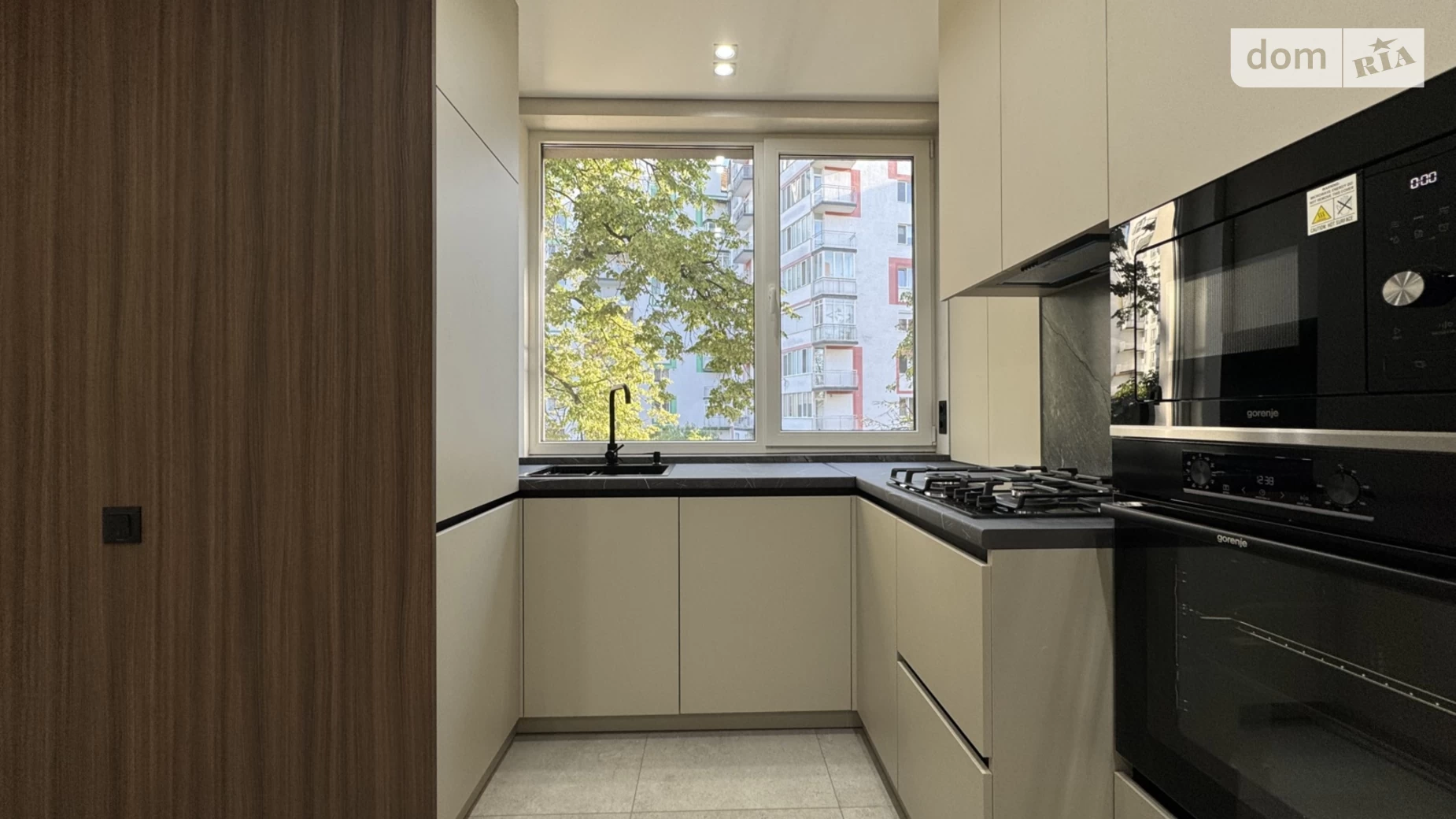 Продается 1-комнатная квартира 37 кв. м в Ивано-Франковске, ул. Национальной Гвардии, 3 - фото 4