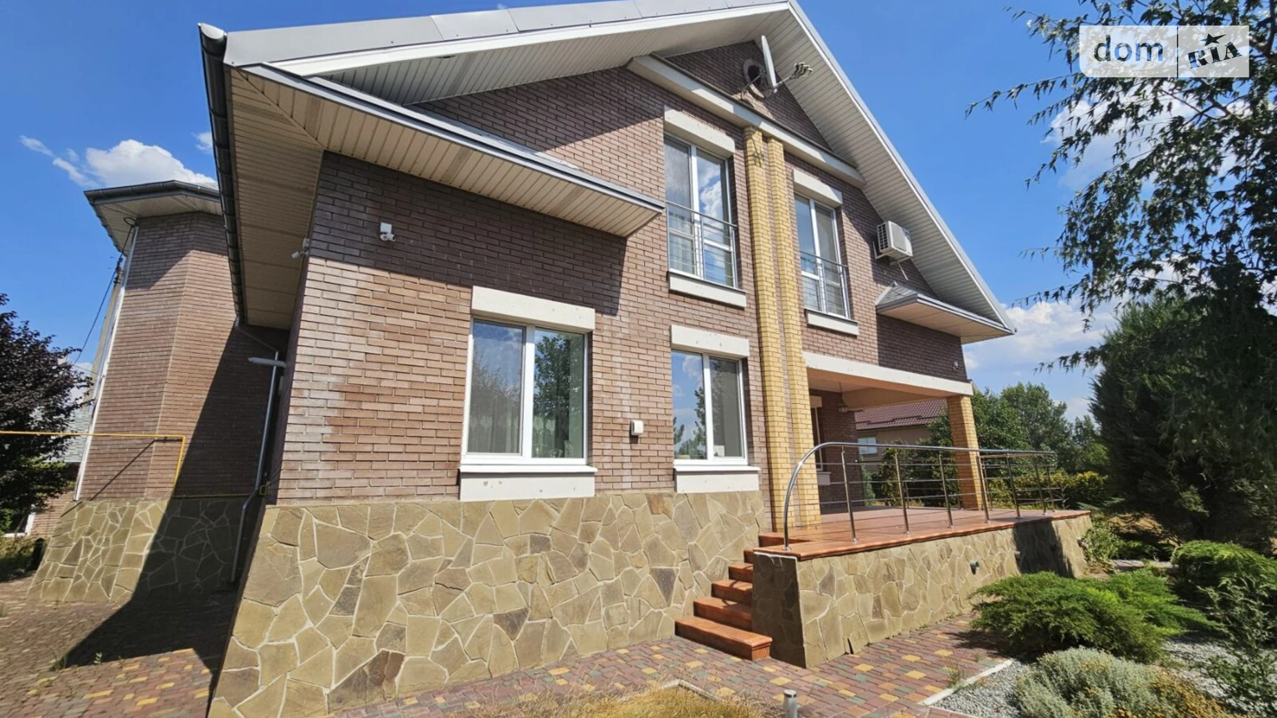 Продается дом на 2 этажа 275.6 кв. м с верандой, цена: 259900 $ - фото 2