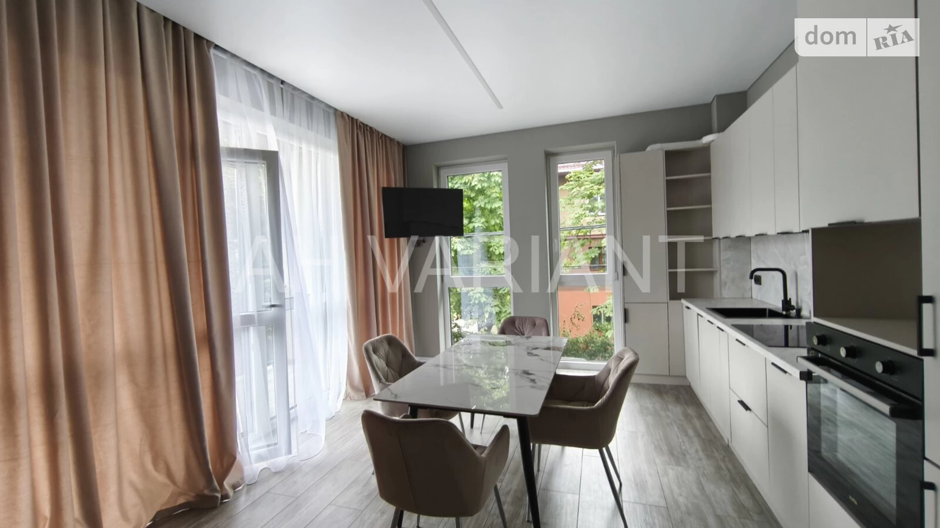 Продается 1-комнатная квартира 56 кв. м в Ужгороде, ул. Собранецкая - фото 2