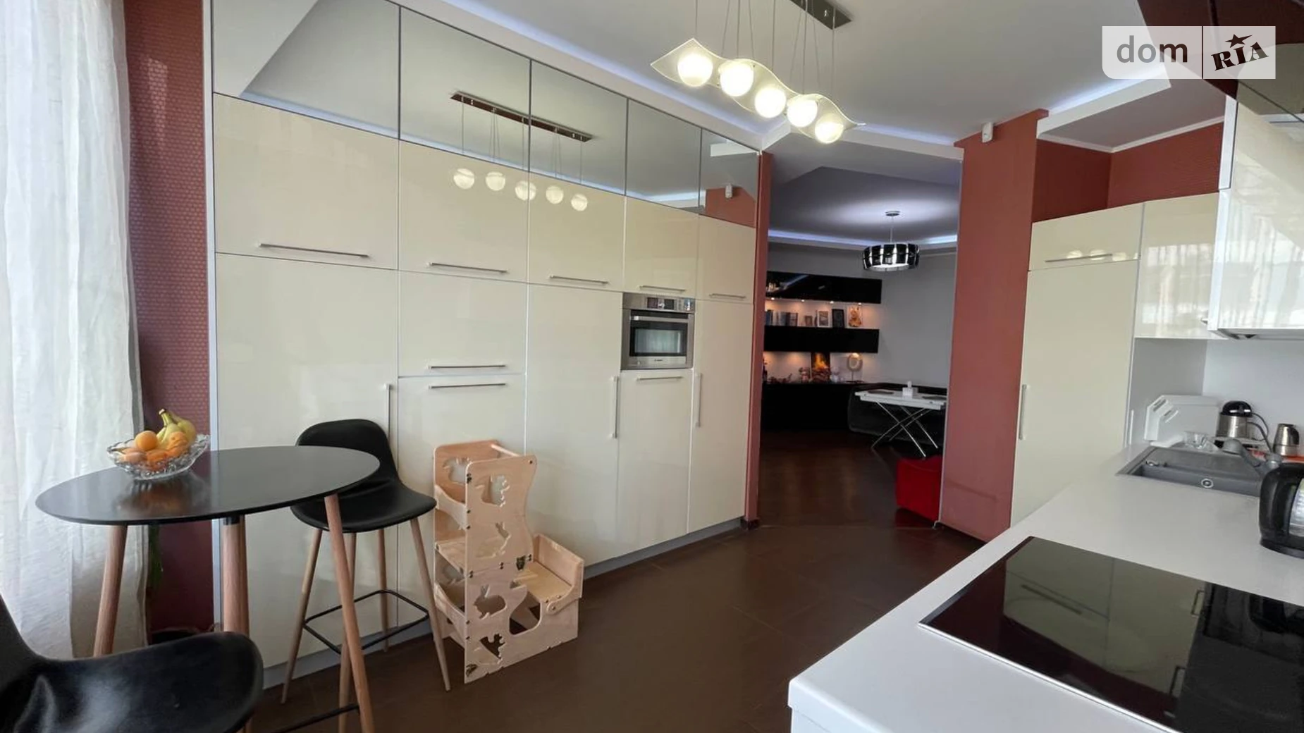 Продается 1-комнатная квартира 77 кв. м в Одессе, ул. Литературная, 1А - фото 3