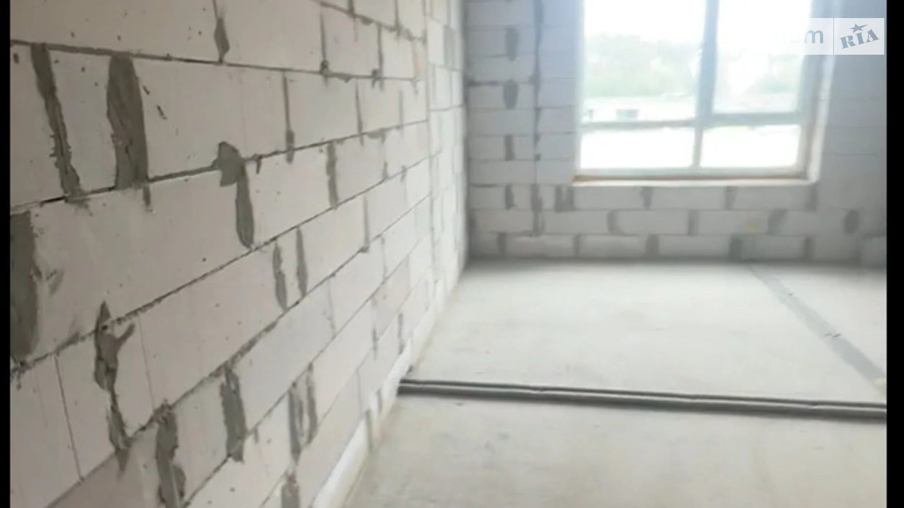 Продается 1-комнатная квартира 38 кв. м в Гостомеле, ул. Свято-Покровская(Ленина), 73 - фото 2