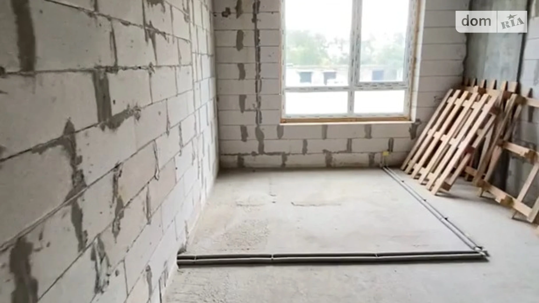 Продается 1-комнатная квартира 38 кв. м в Гостомеле, ул. Свято-Покровская(Ленина), 73 - фото 2