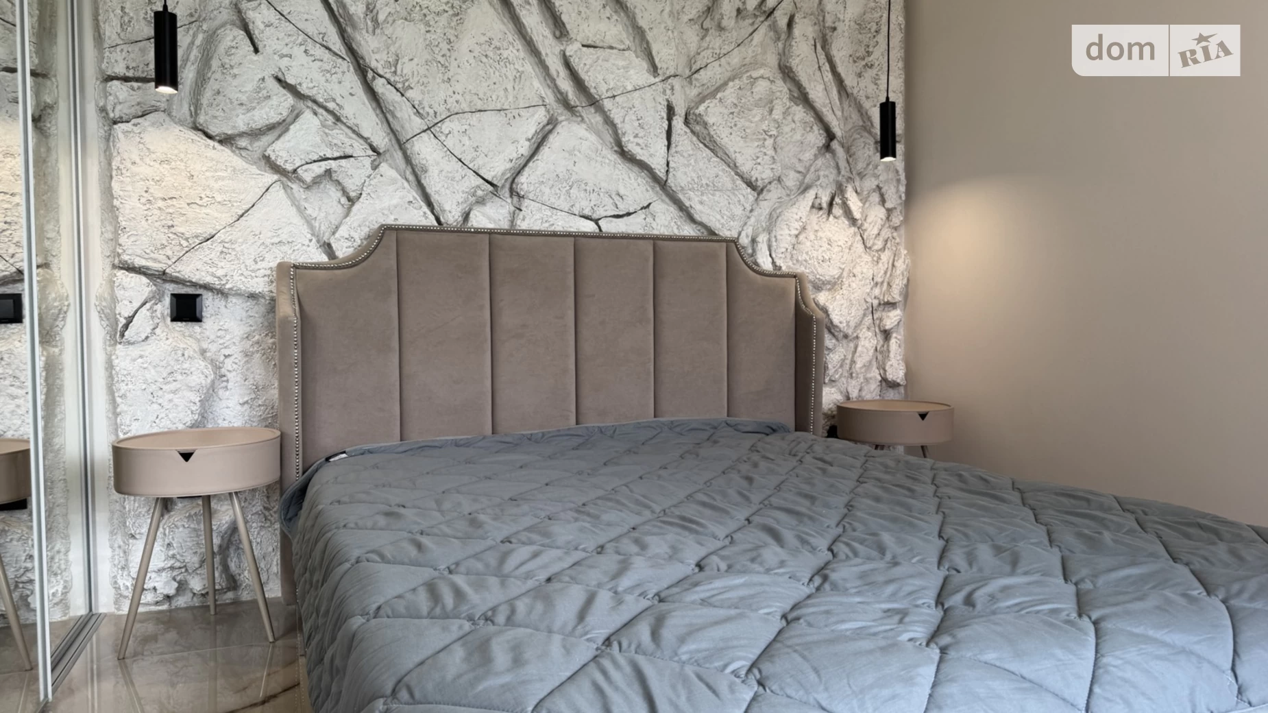 Продается 2-комнатная квартира 67.5 кв. м в Ивано-Франковске, ул. Княгинин, 44 - фото 2