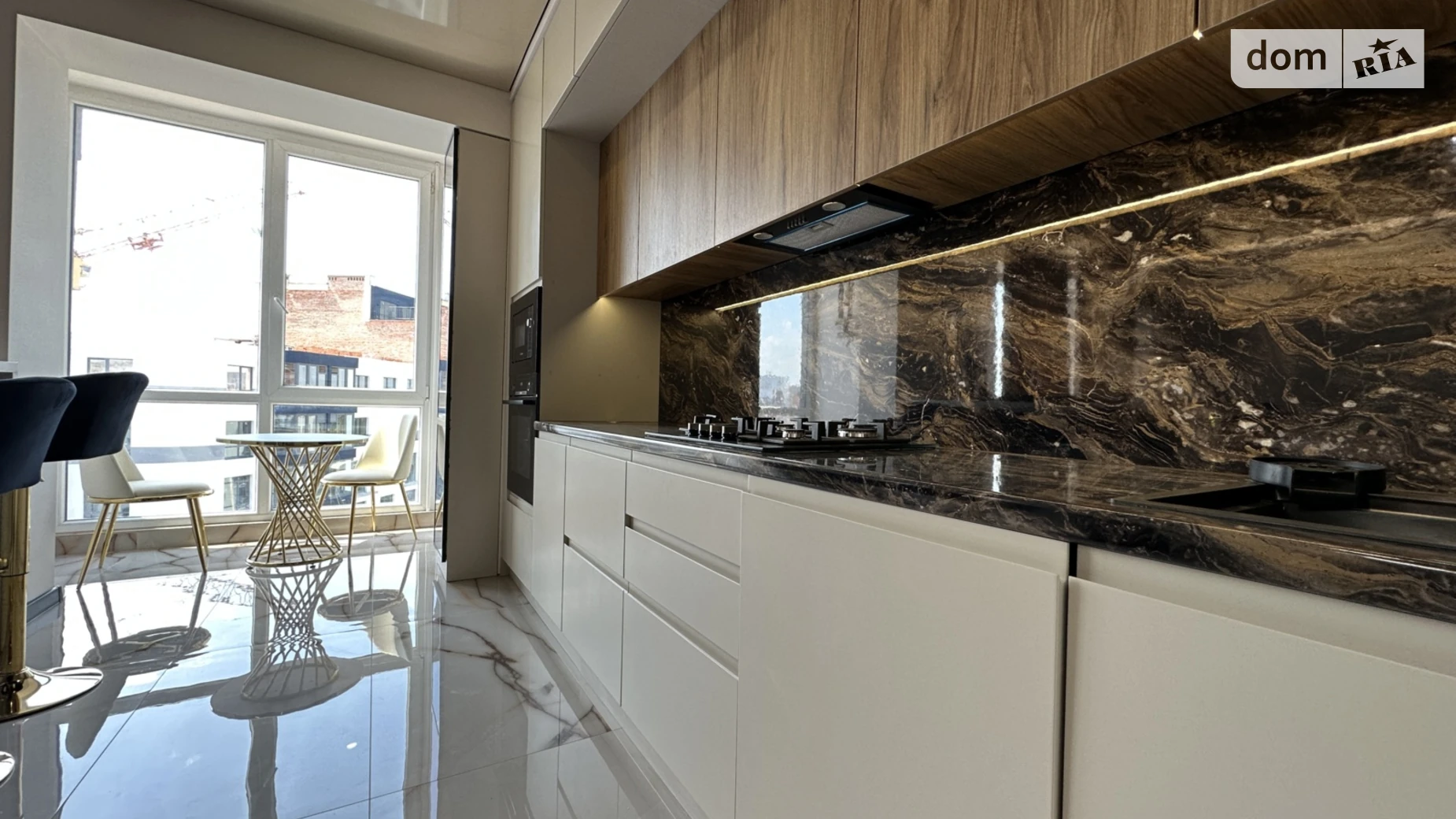 Продается 2-комнатная квартира 67.5 кв. м в Ивано-Франковске, ул. Княгинин, 44 - фото 2