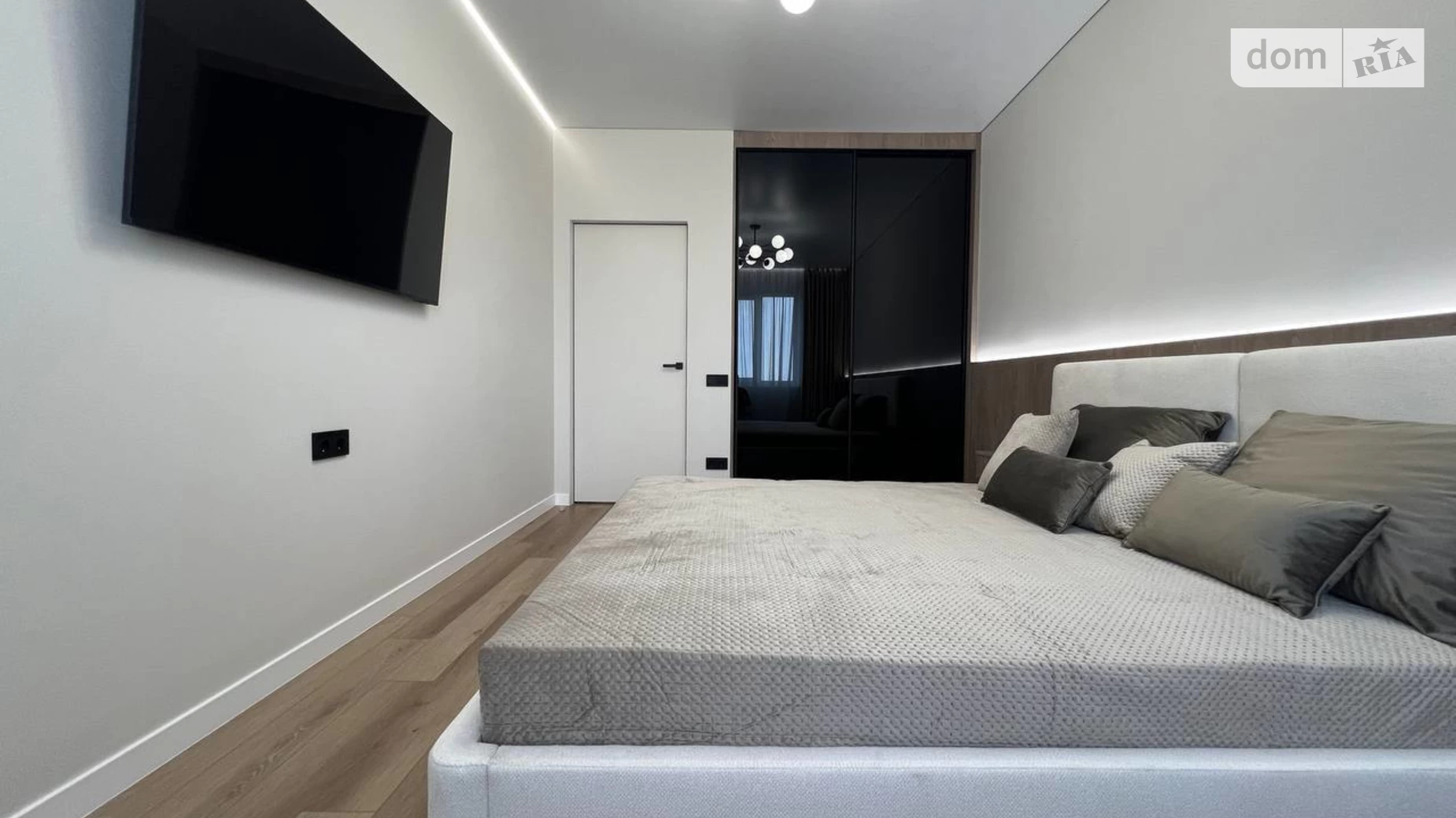 Продається 2-кімнатна квартира 67 кв. м у Івано-Франківську, вул. Височана Семена, 18 - фото 3