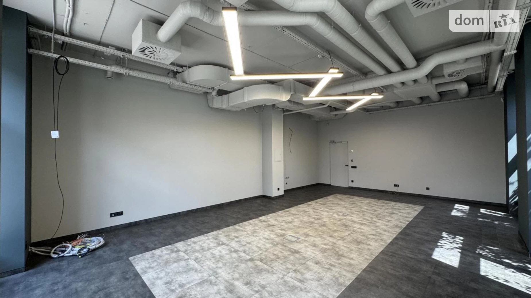 Сдается в аренду офис 287 кв. м в бизнес-центре, цена: 7465 $ - фото 4