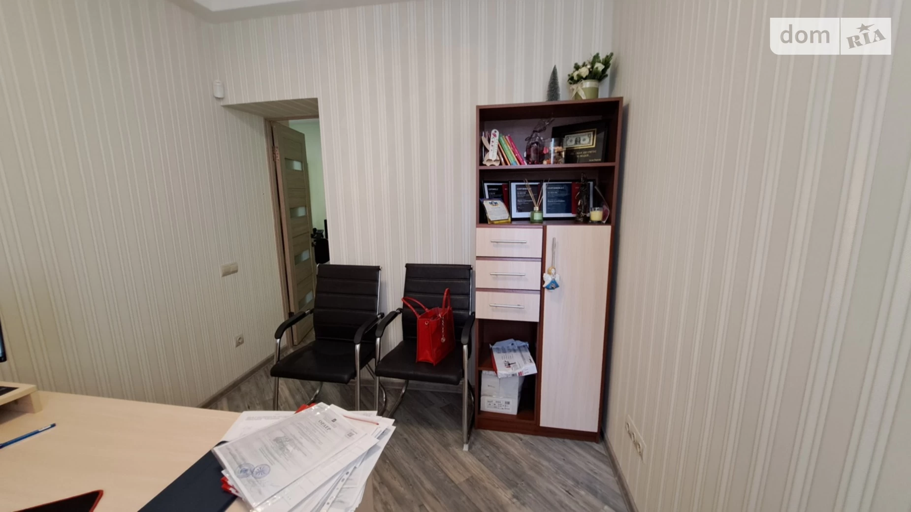 Продается офис 35.7 кв. м в бизнес-центре, цена: 54500 $ - фото 5