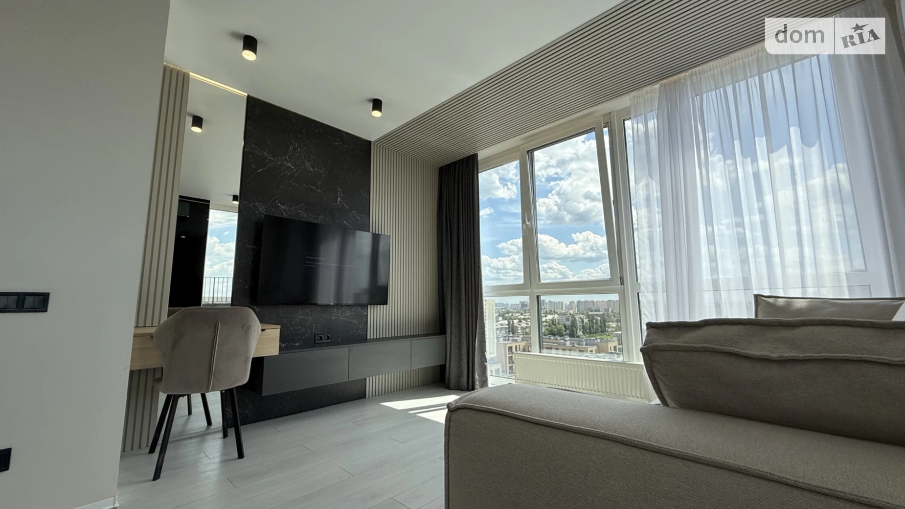 Сдается в аренду 1-комнатная квартира 70 кв. м в Киеве, ул. Салютная, 2 корпус 18 - фото 4