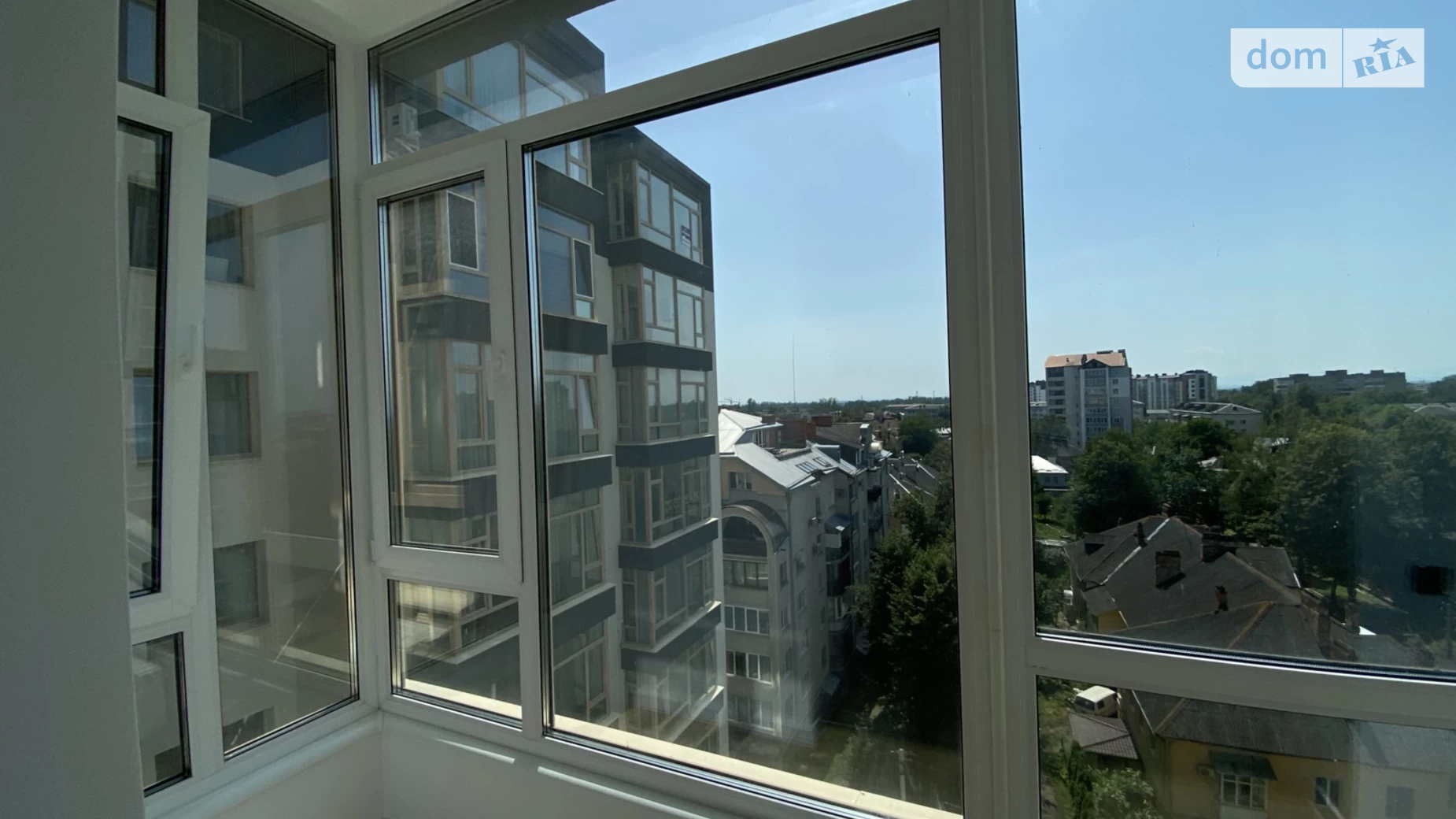 Продается 1-комнатная квартира 42 кв. м в Ивано-Франковске, ул. Волошина Августина, 2А - фото 3