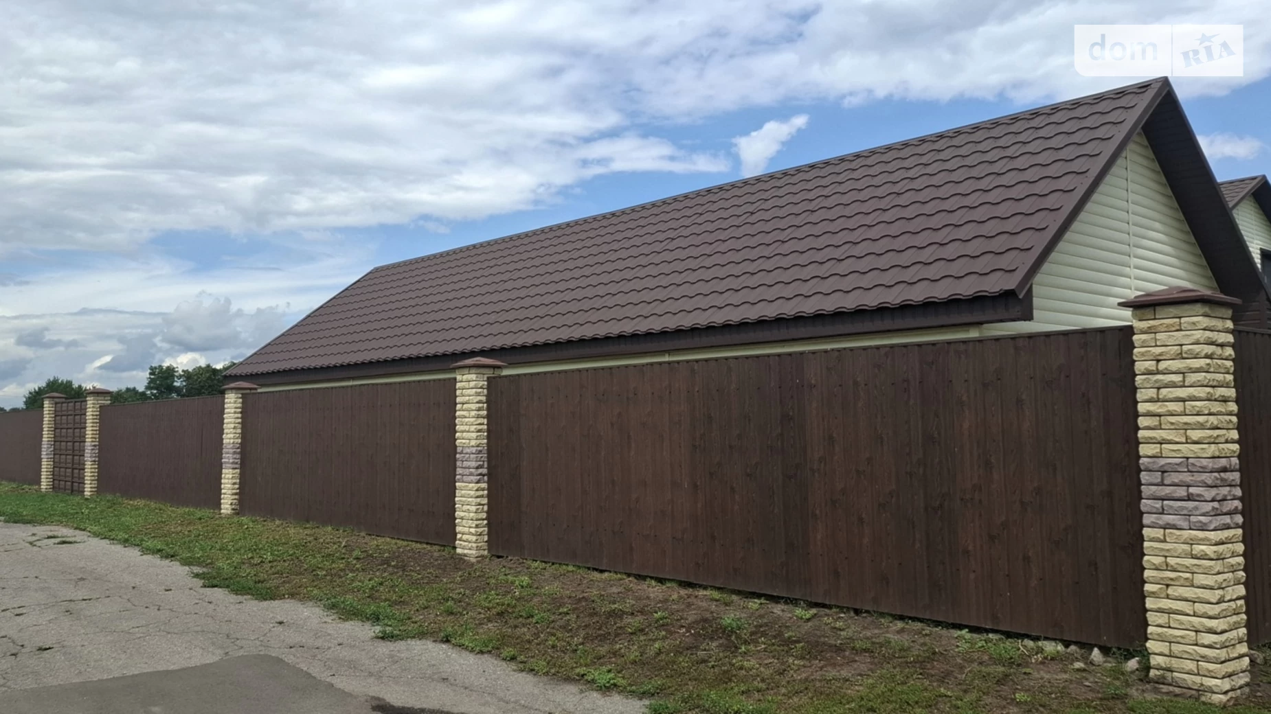 Продается дом на 2 этажа 280 кв. м с бассейном, цена: 270000 $ - фото 3