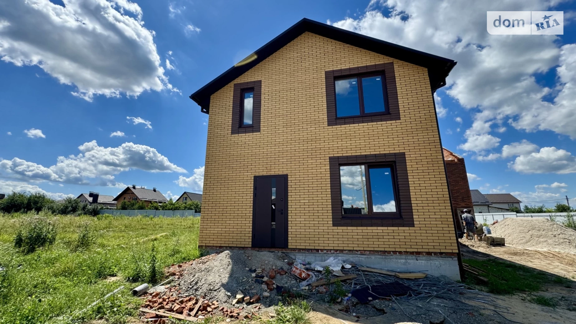 Продается дом на 2 этажа 108 кв. м с гаражом, цена: 98000 $ - фото 2