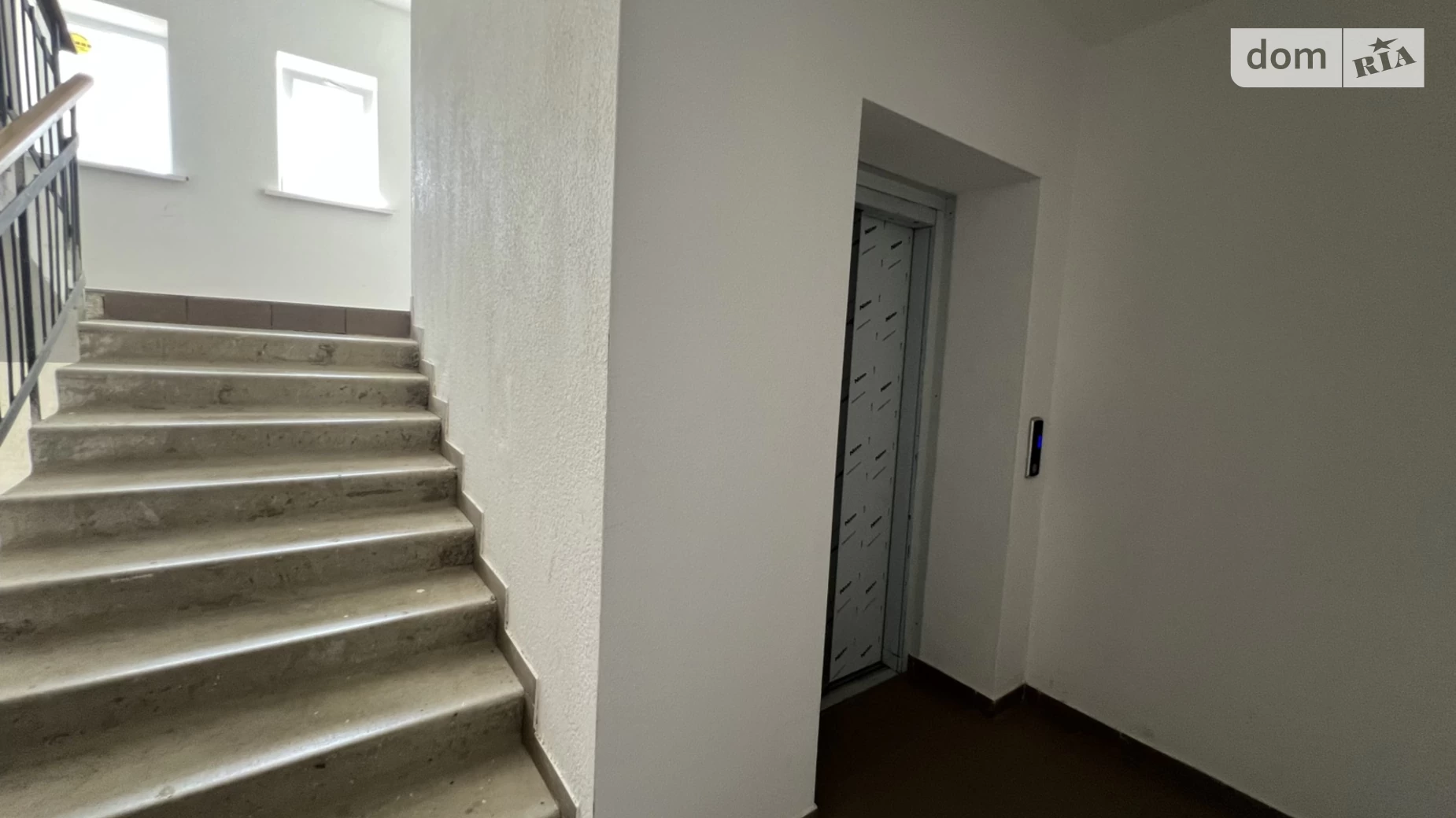 Продается 2-комнатная квартира 66.7 кв. м в Зарванцах, ул. Одесская, 3 корпус 10 - фото 2