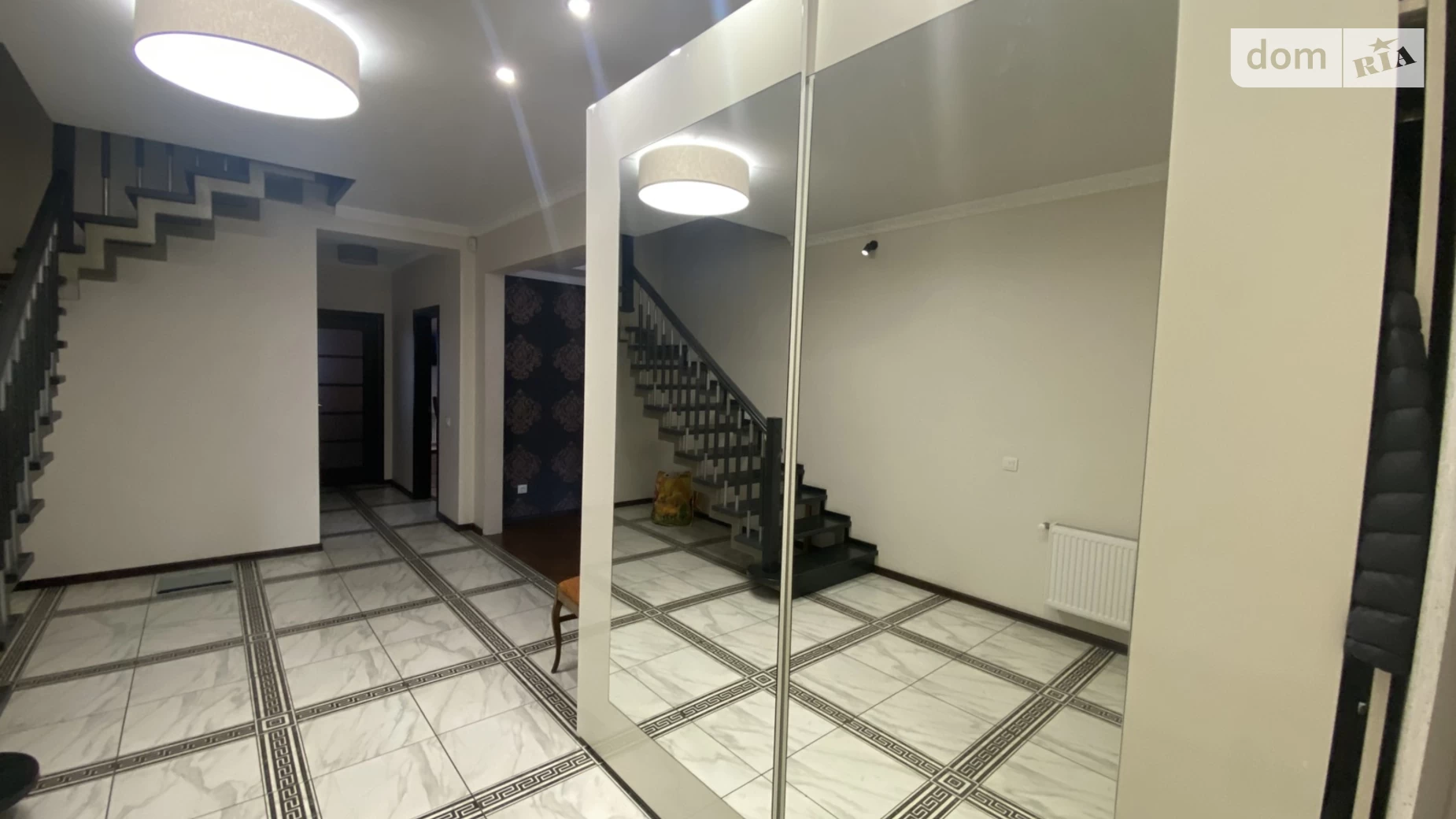 Продается дом на 2 этажа 200 кв. м с подвалом, цена: 290000 $ - фото 3