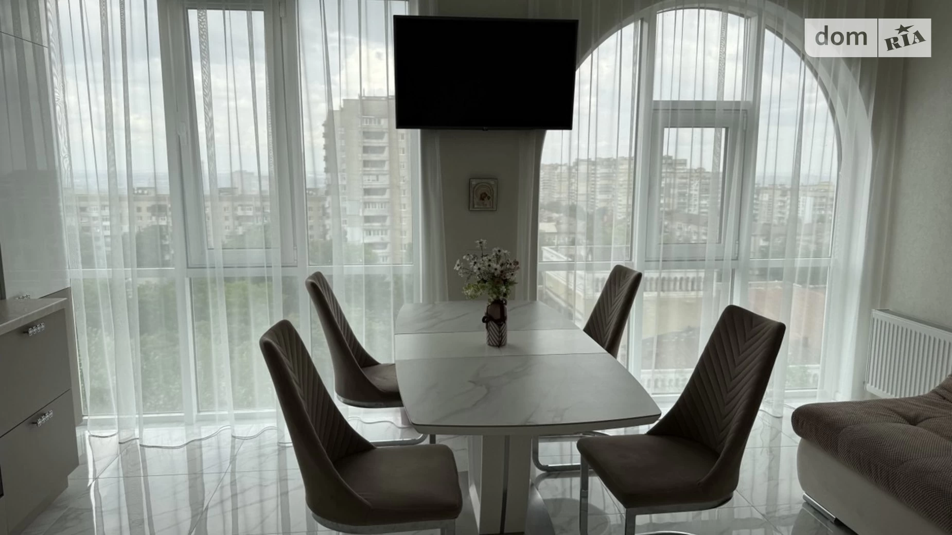 Продается 2-комнатная квартира 79 кв. м в Днепре, ул. Рабочая, 166Д - фото 2