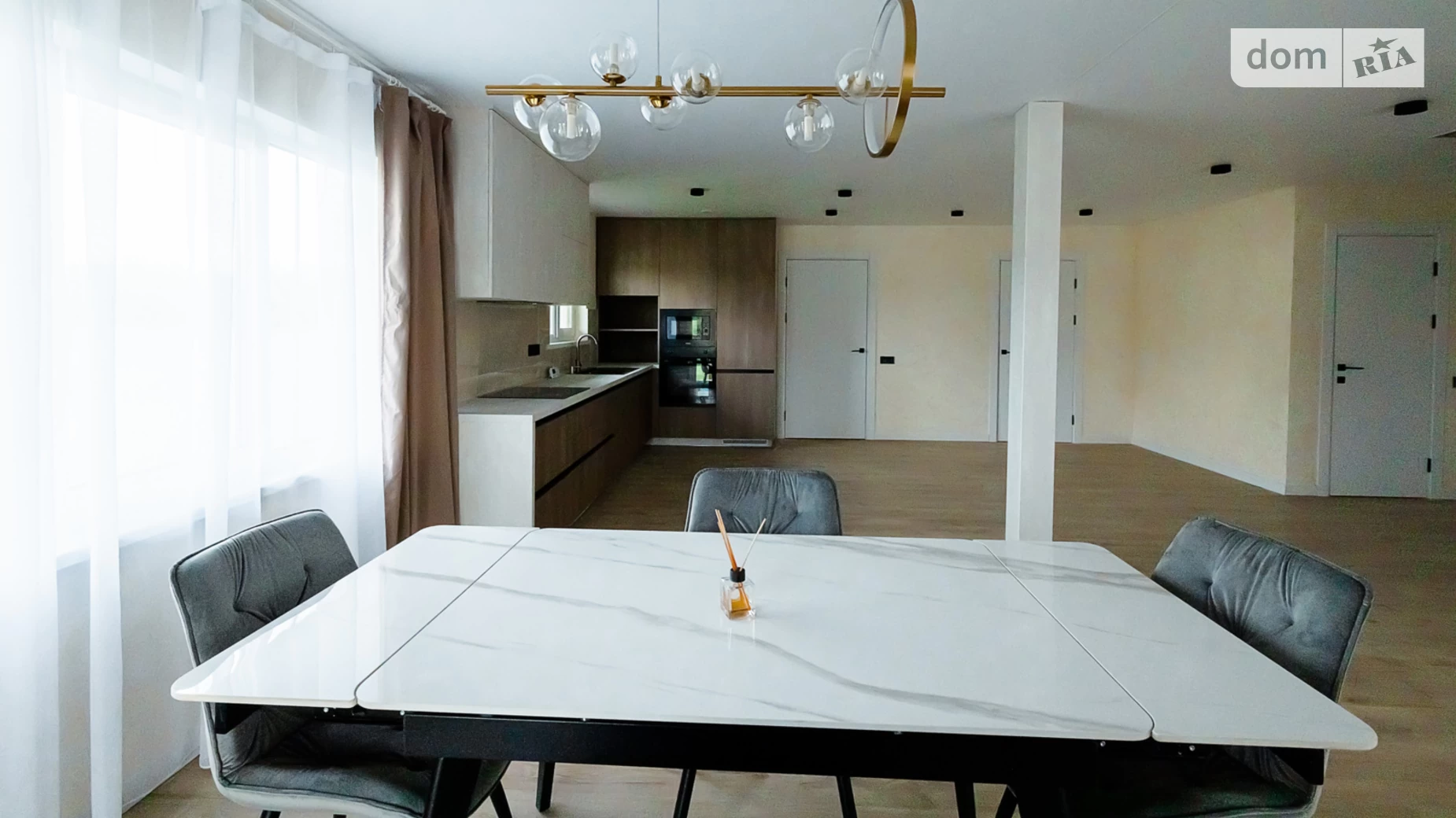 Продается дом на 3 этажа 247.7 кв. м с баней/сауной, цена: 149000 $ - фото 2