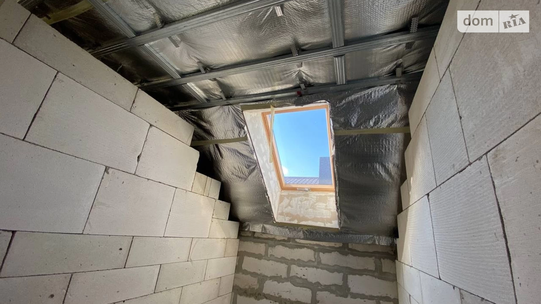 Продается дом на 2 этажа 170 кв. м с садом, цена: 85000 $ - фото 2