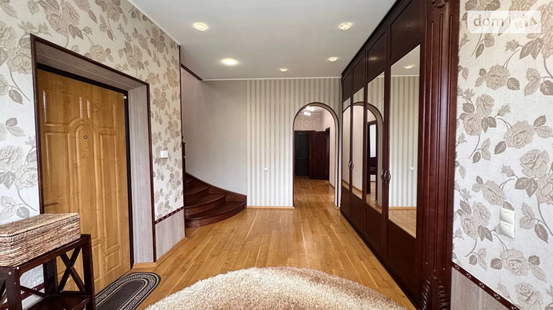 Сдается в аренду дом на 3 этажа 210 кв. м с балконом, цена: 2000 $ - фото 5