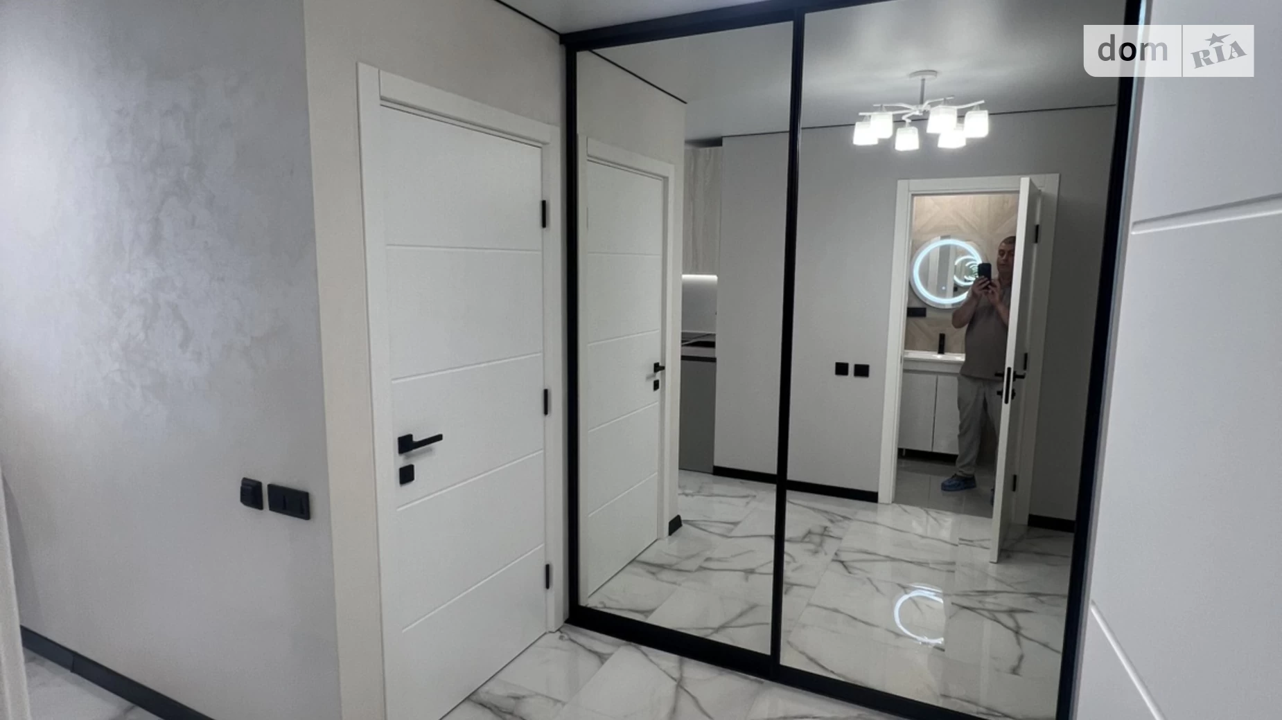 Продается 1-комнатная квартира 42.5 кв. м в Львове, ул. Железнодорожная - фото 2