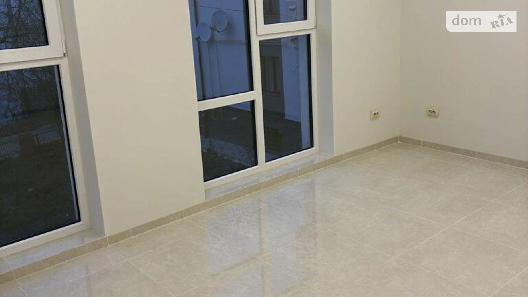 Сдается в аренду офис 52 кв. м в бизнес-центре, цена: 750 $ - фото 2