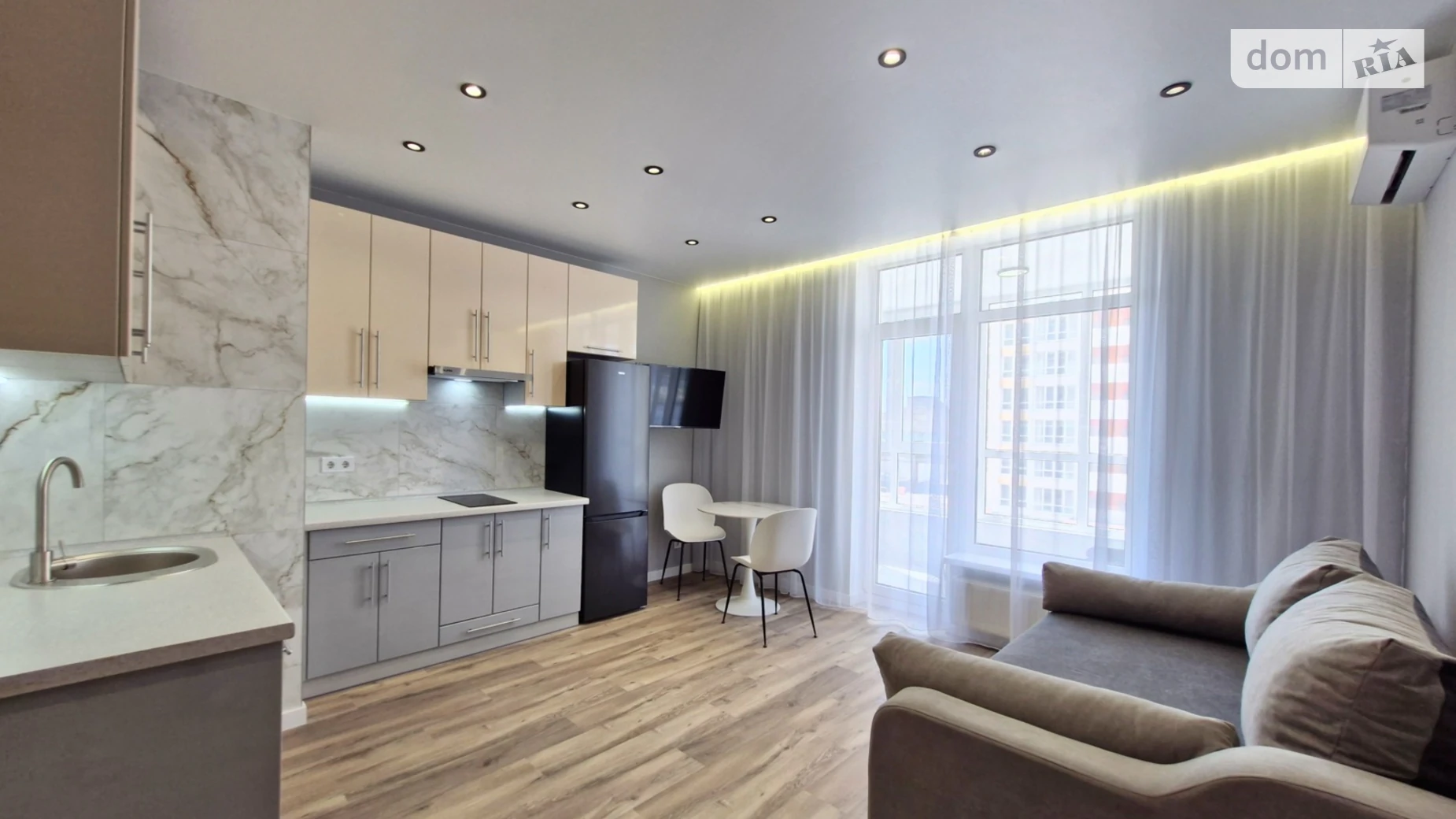 Продається 1-кімнатна квартира 35 кв. м у Києві, вул. Бердника Олеся, 1В - фото 2