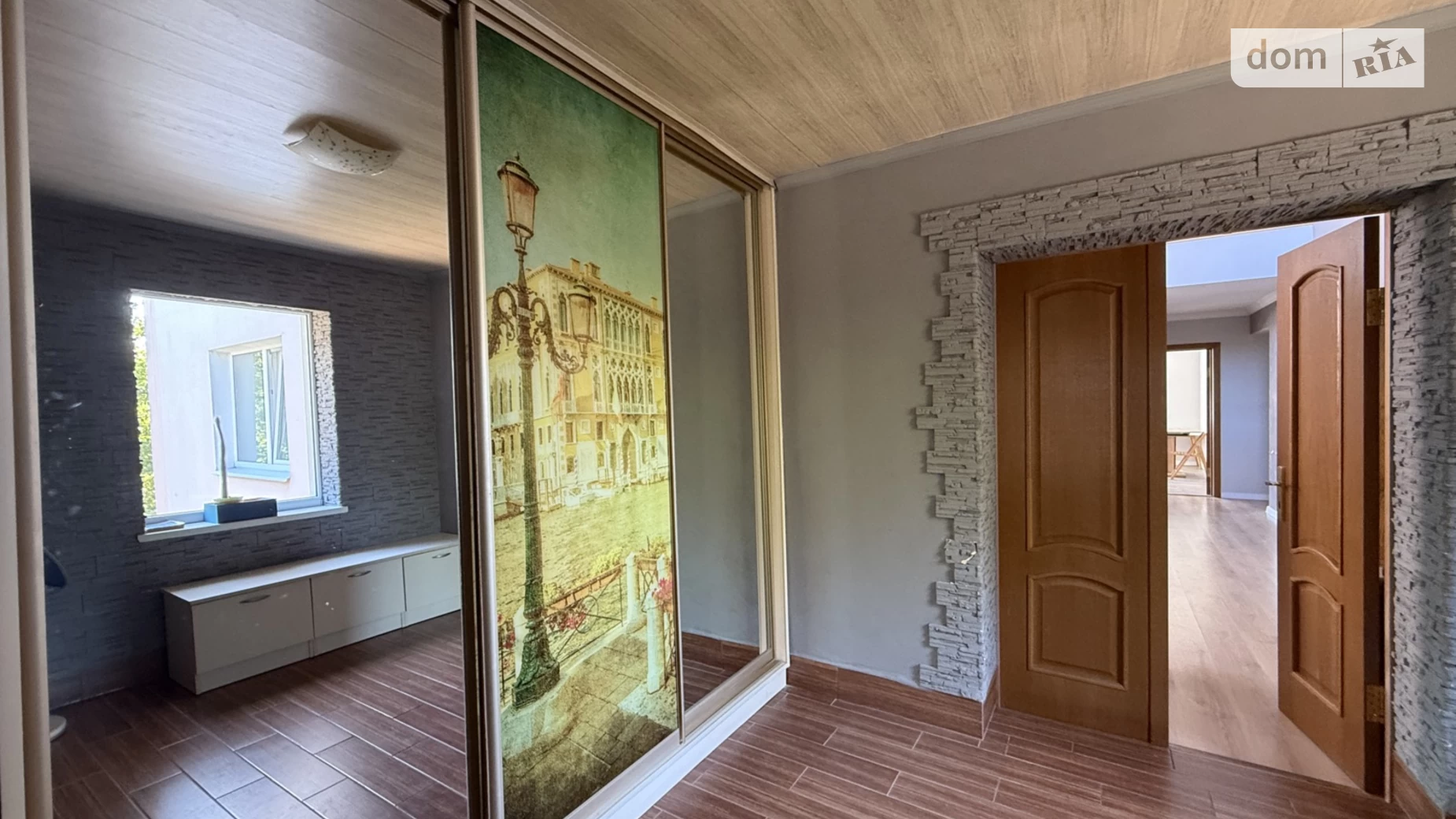 Продается дом на 2 этажа 369 кв. м с камином, цена: 207000 $ - фото 3