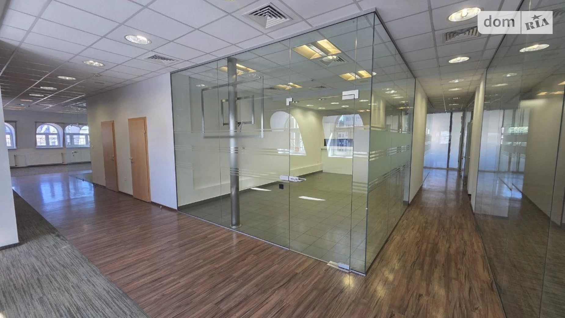 Сдается в аренду офис 487 кв. м в бизнес-центре, цена: 9800 $ - фото 5