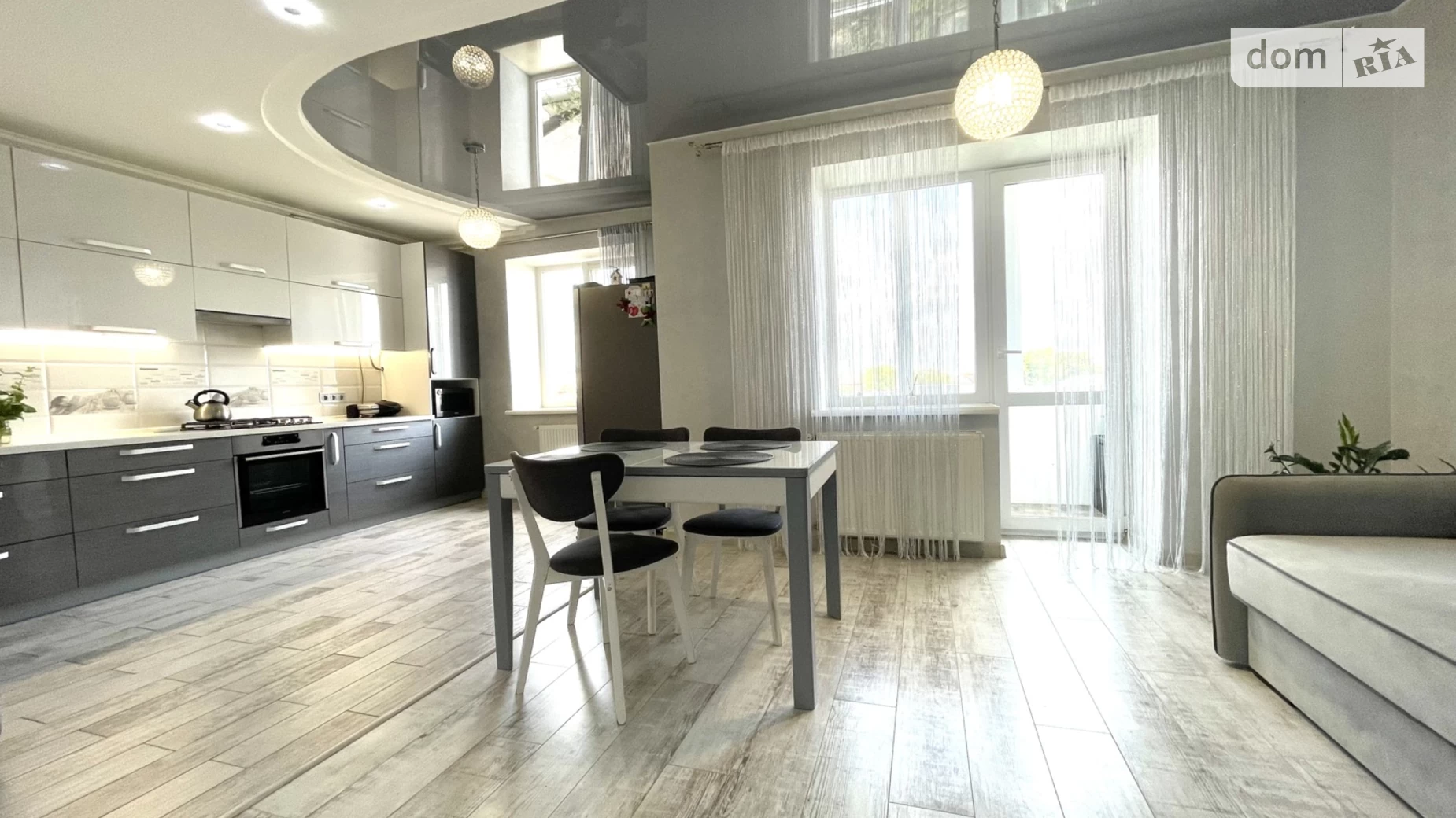 Продается 3-комнатная квартира 84.6 кв. м в Ровно, ул. Дворецкая, 46 - фото 2